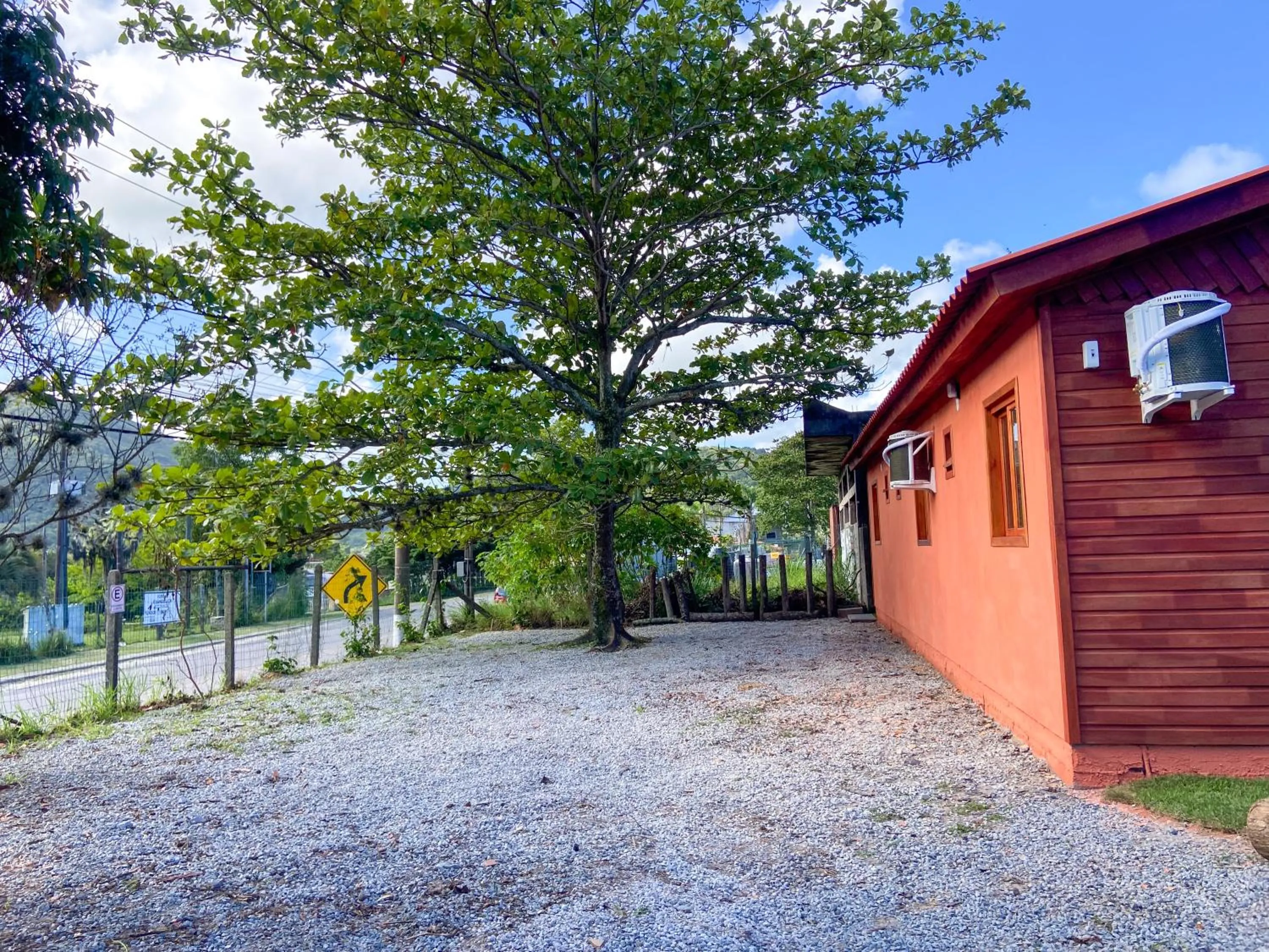 Parking in Green Mountain Pousada