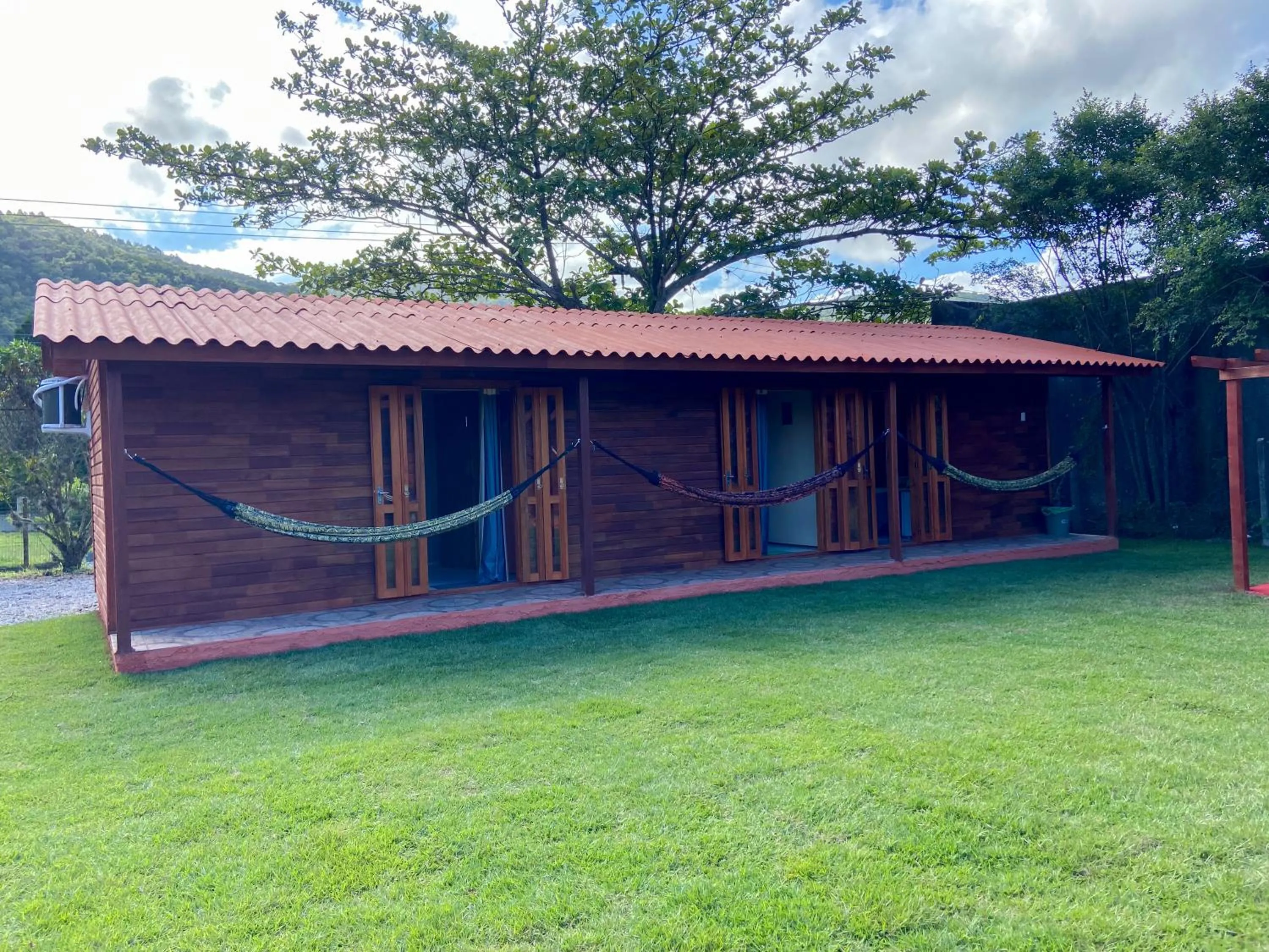 Property building in Green Mountain Pousada