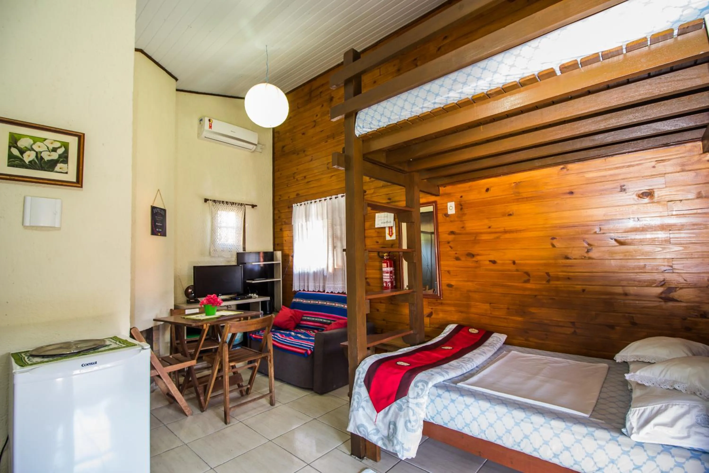 Shower, Bed in Green Mountain Pousada