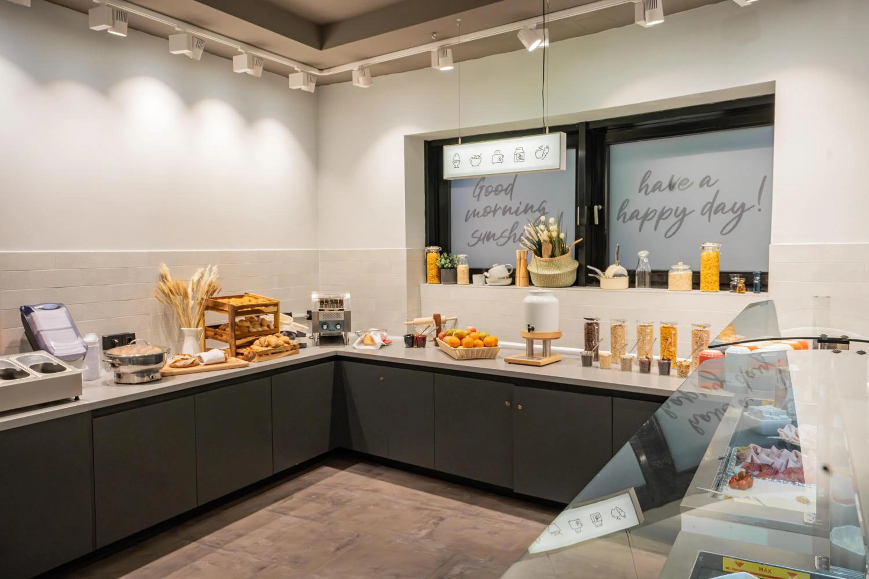 Restaurant/places to eat in harry's home Salzburg