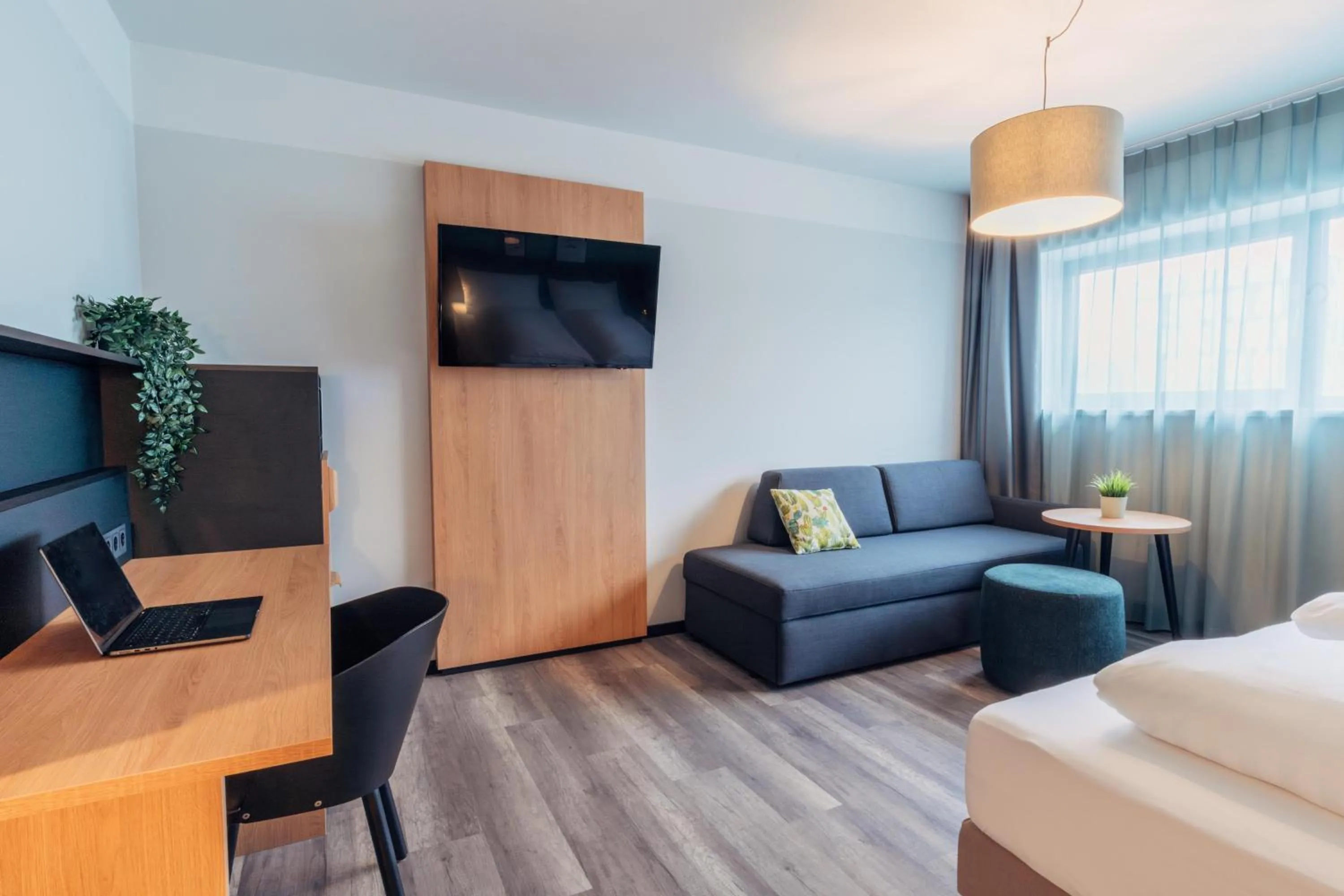 Photo of the whole room, Bed in harry's home Salzburg