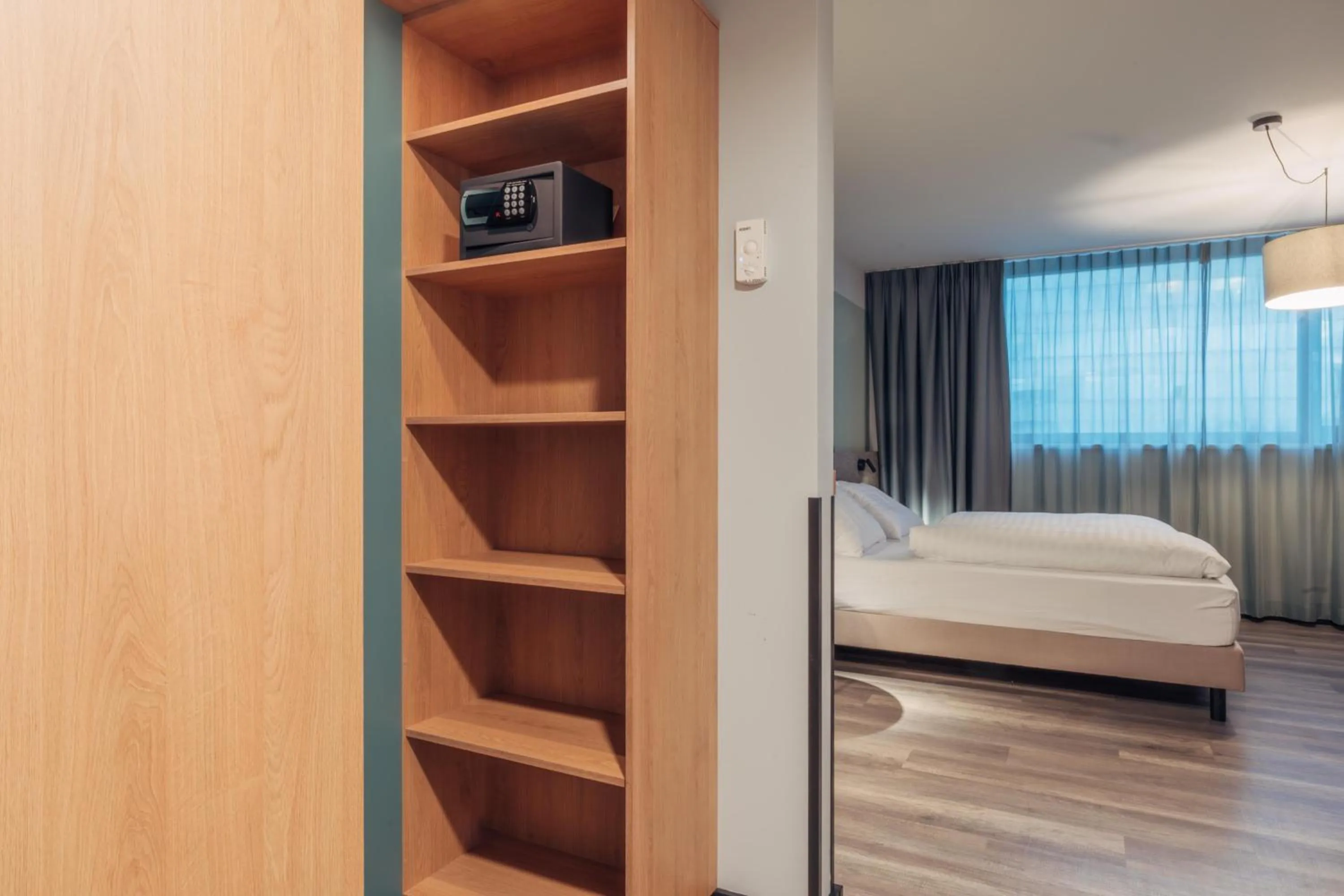 Photo of the whole room, Bed in harry's home Salzburg