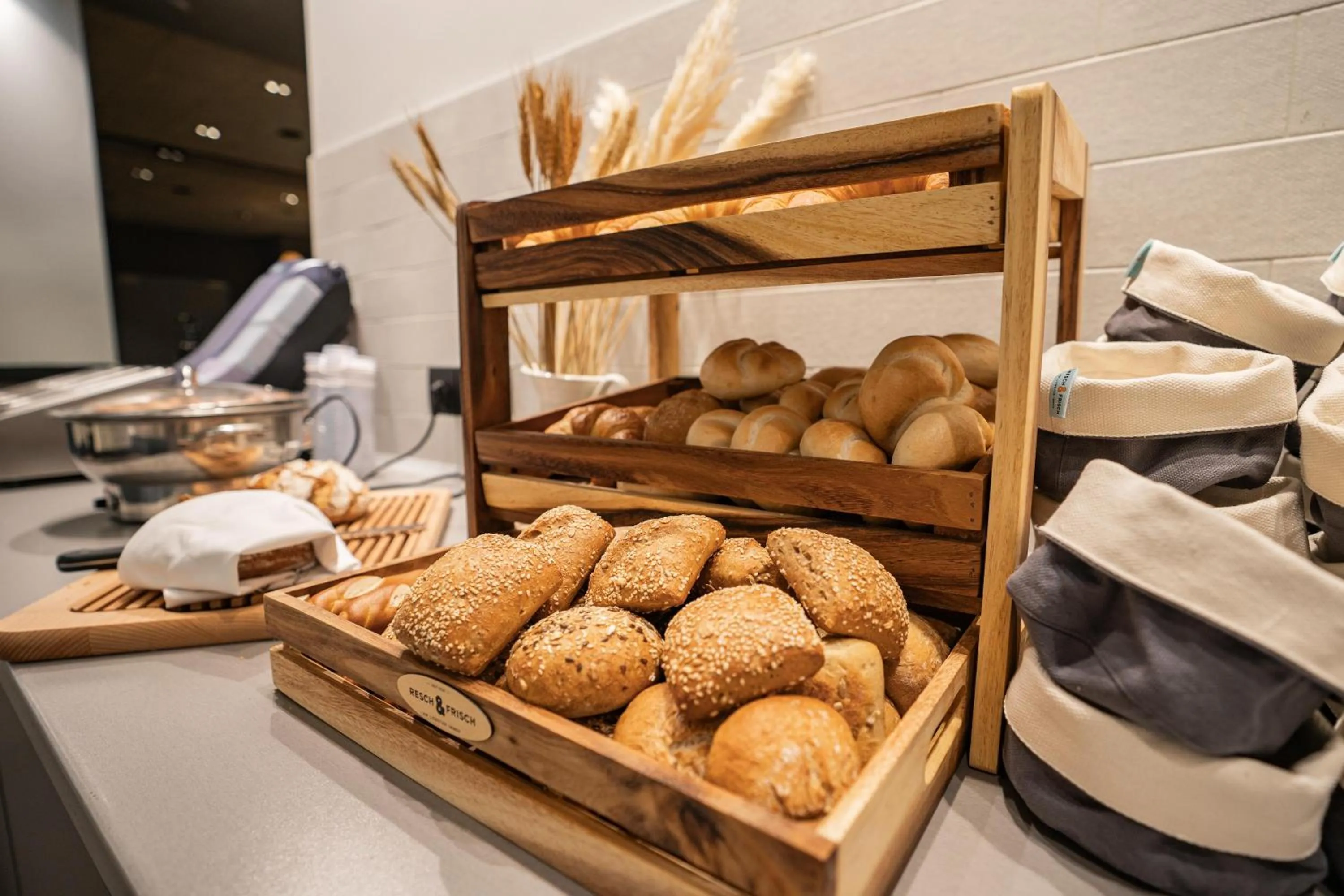 Restaurant/places to eat in harry's home Salzburg