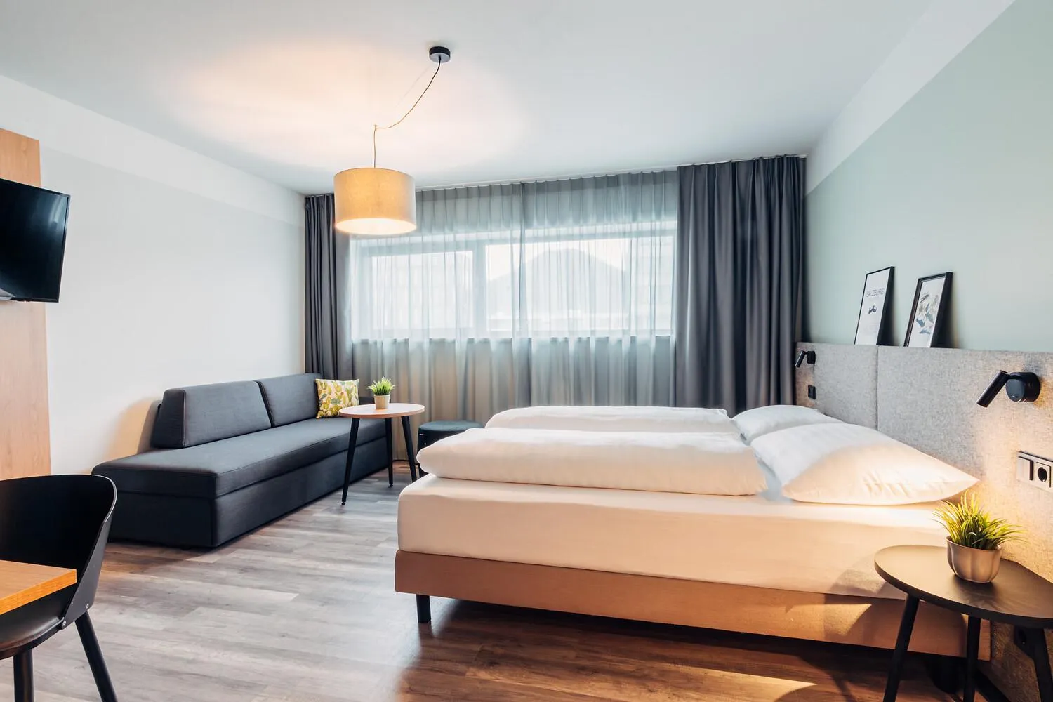 Bed in harry's XL Hotel Salzburg