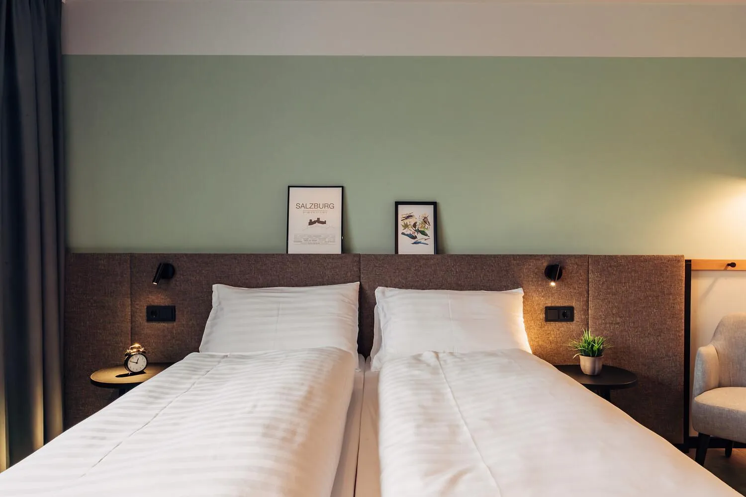 Bed in harry's XL Hotel Salzburg