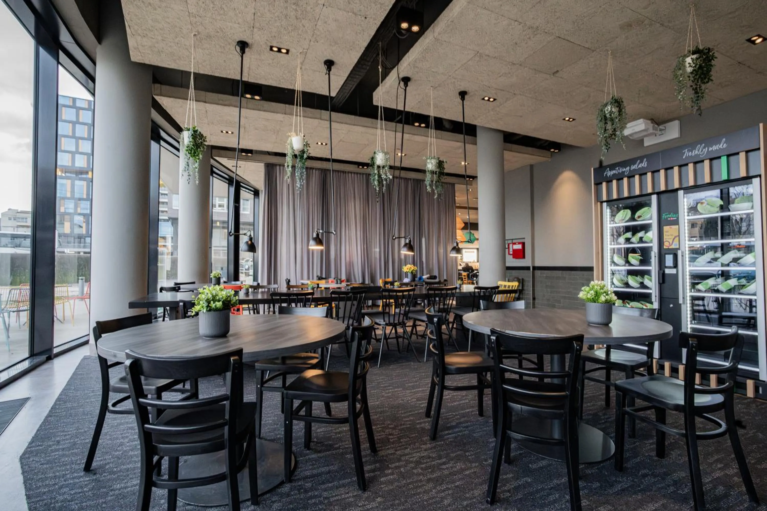 Restaurant/places to eat in harry's XL Hotel Salzburg