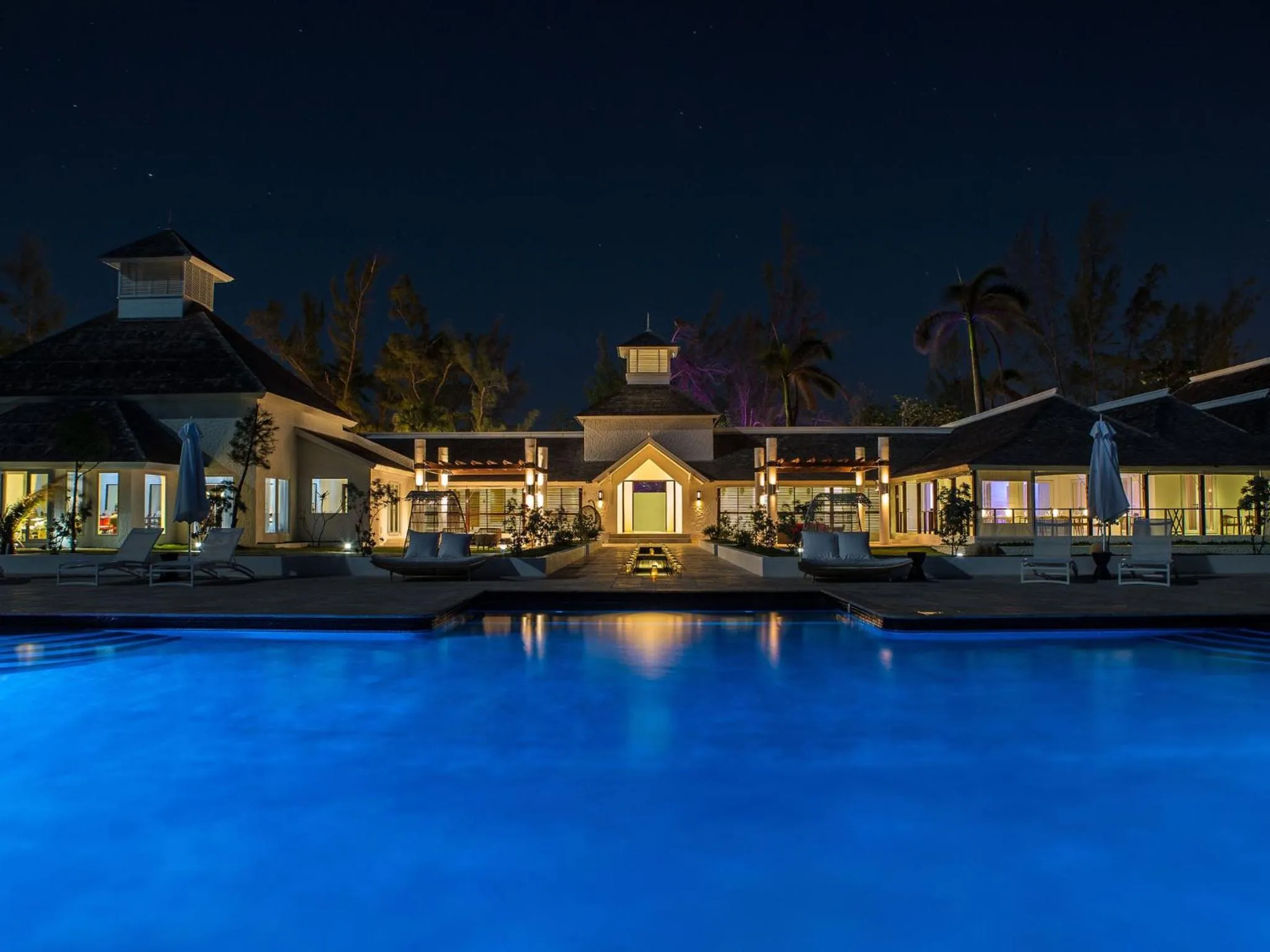 Facade/entrance in The Trident Hotel