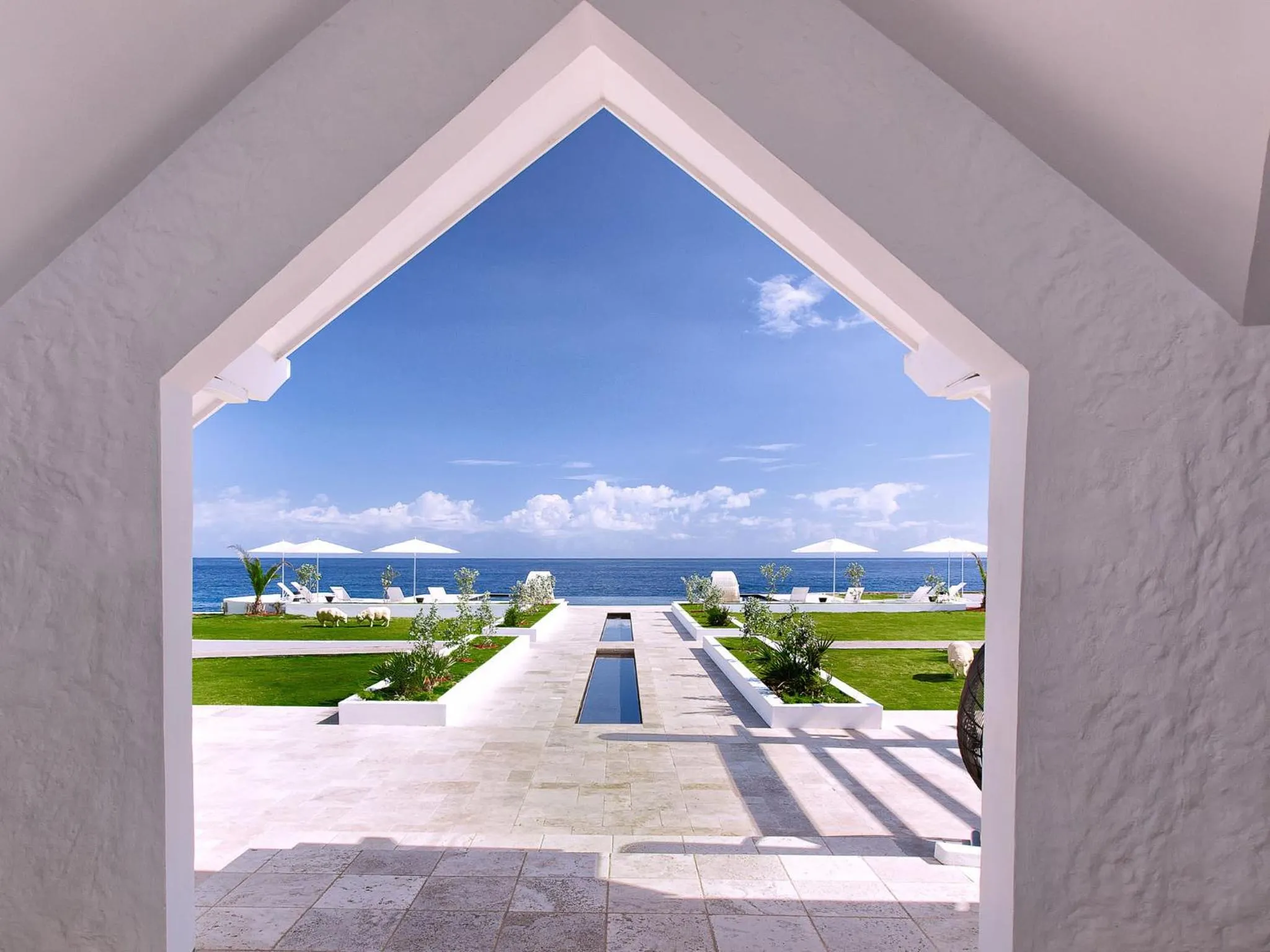 Facade/entrance in The Trident Hotel