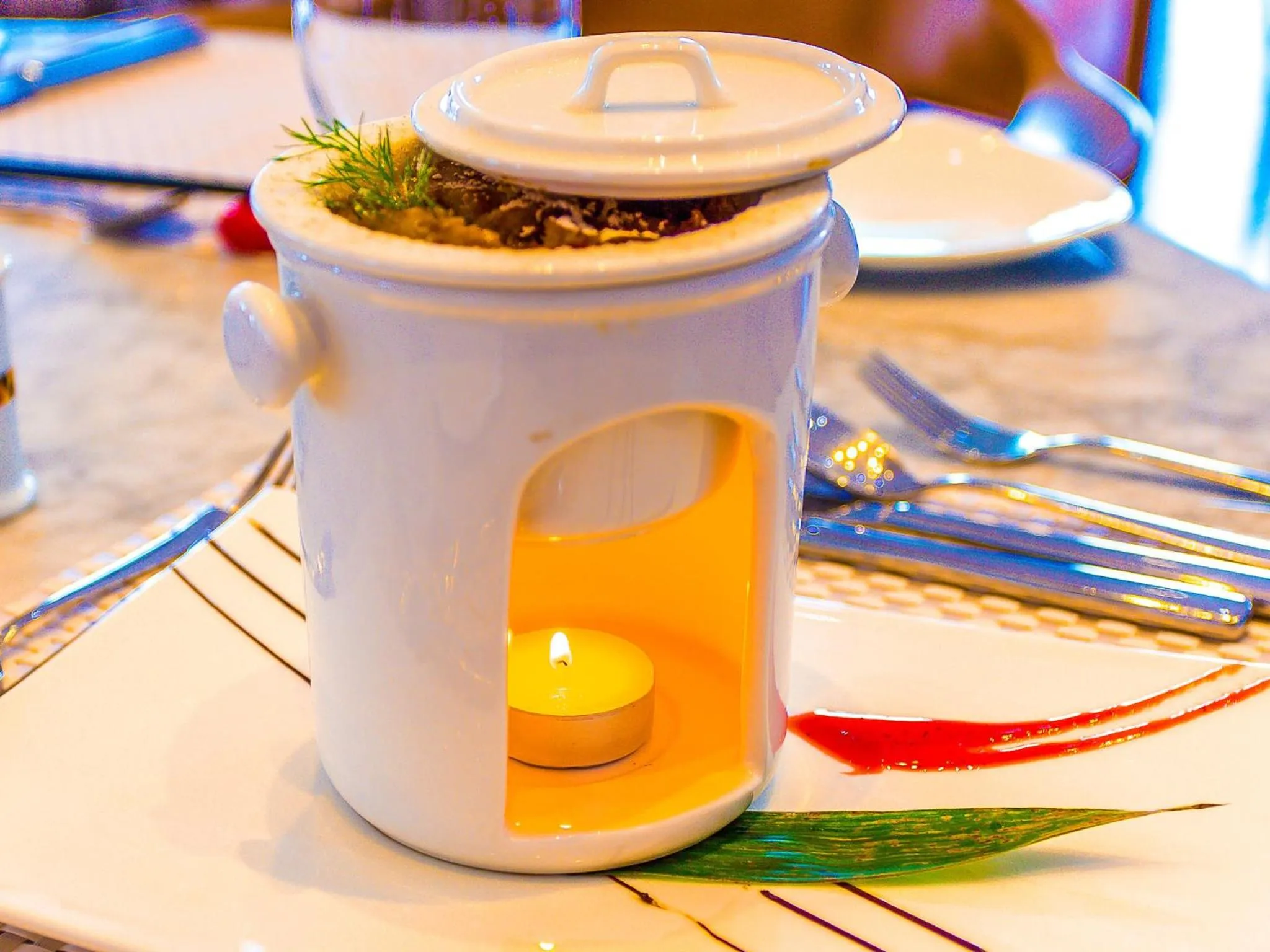 Restaurant/places to eat in The Trident Hotel