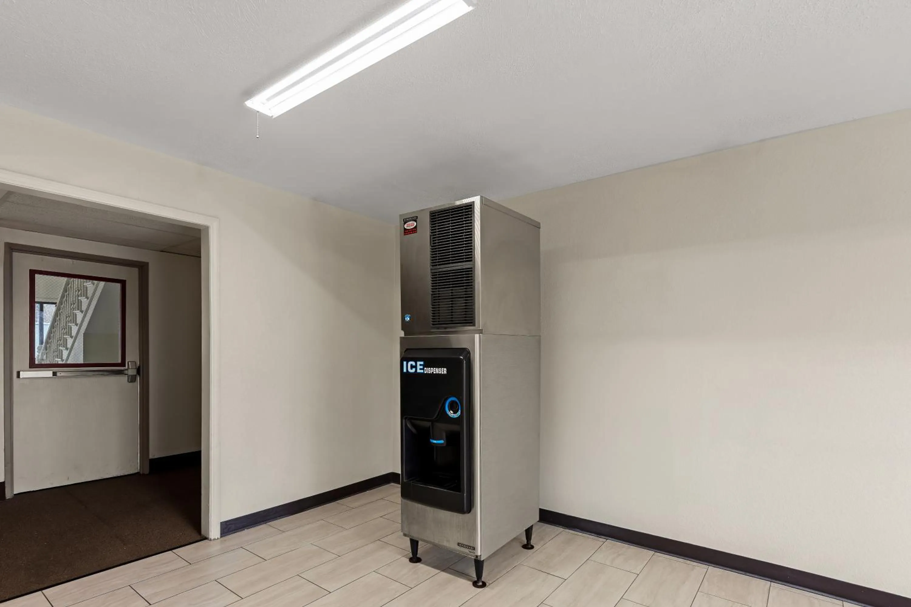 vending machine in Red Lion Inn & Suites Caseyville