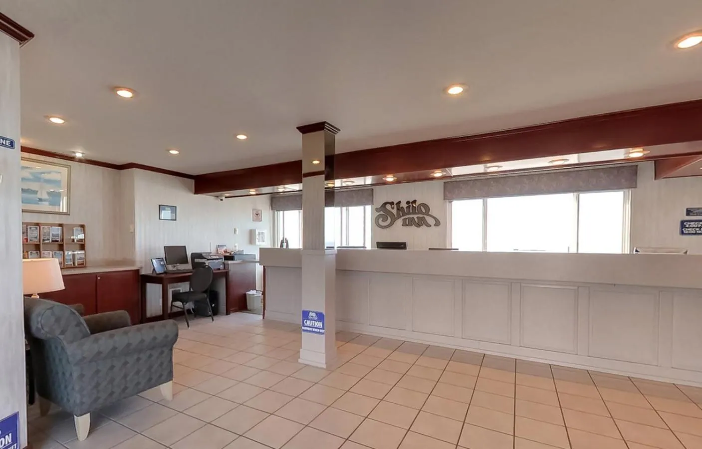 Spring, Lobby/Reception in Shilo Inn Suites Newport