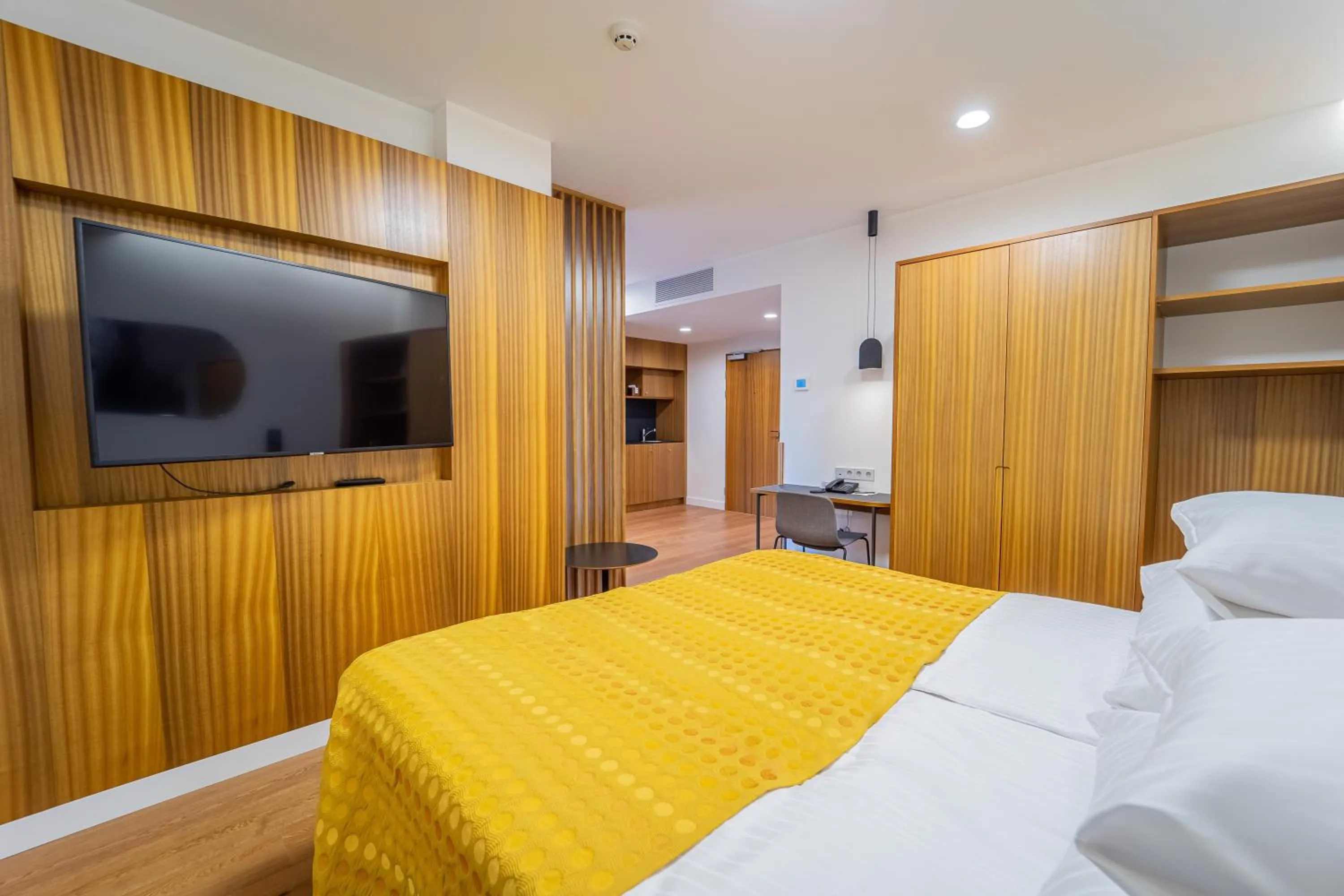 TV and multimedia, Bed in Hestia Hotel Kentmanni