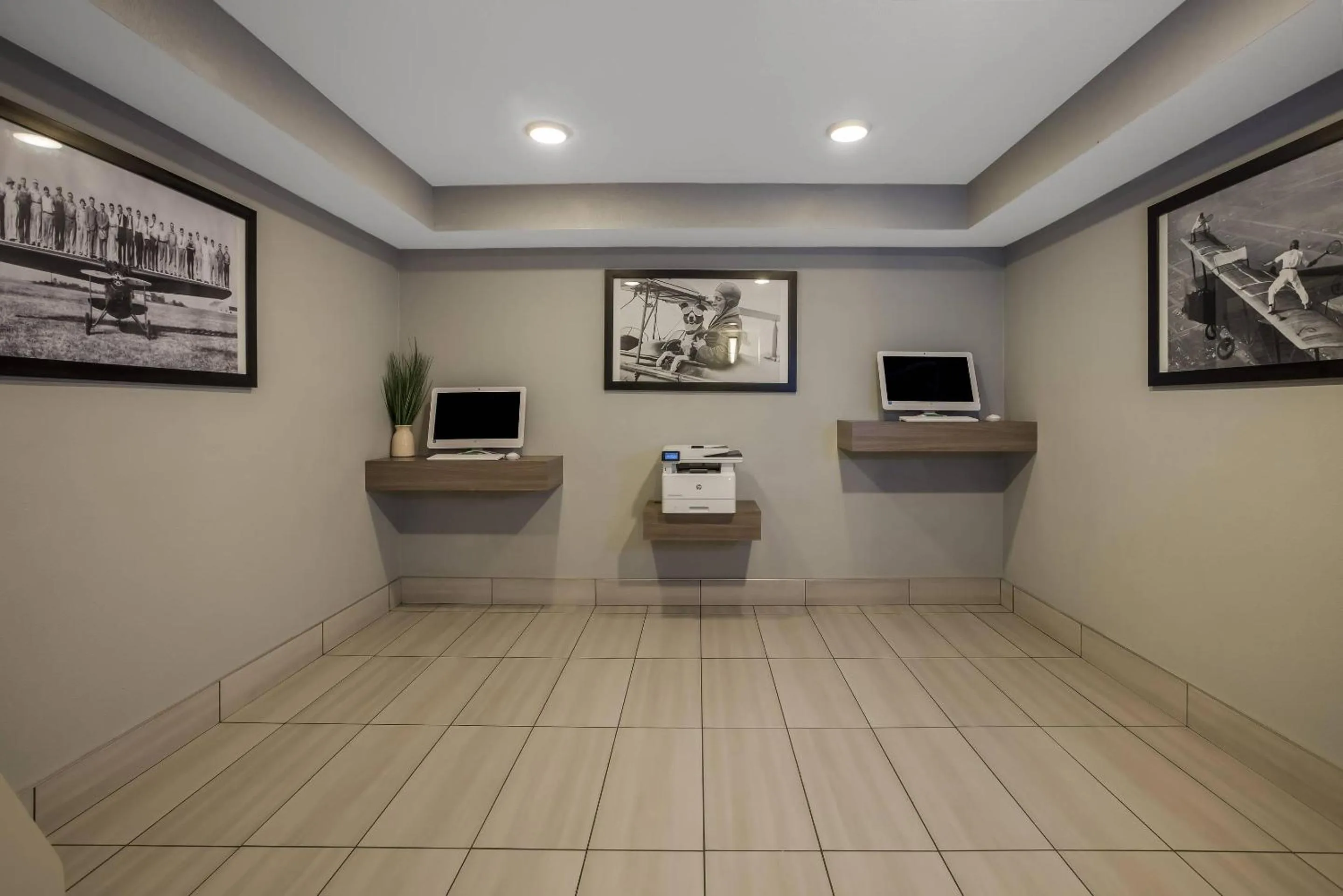 Business facilities in Hotel 28 Boise Airport, an Ascend Collection Hotel