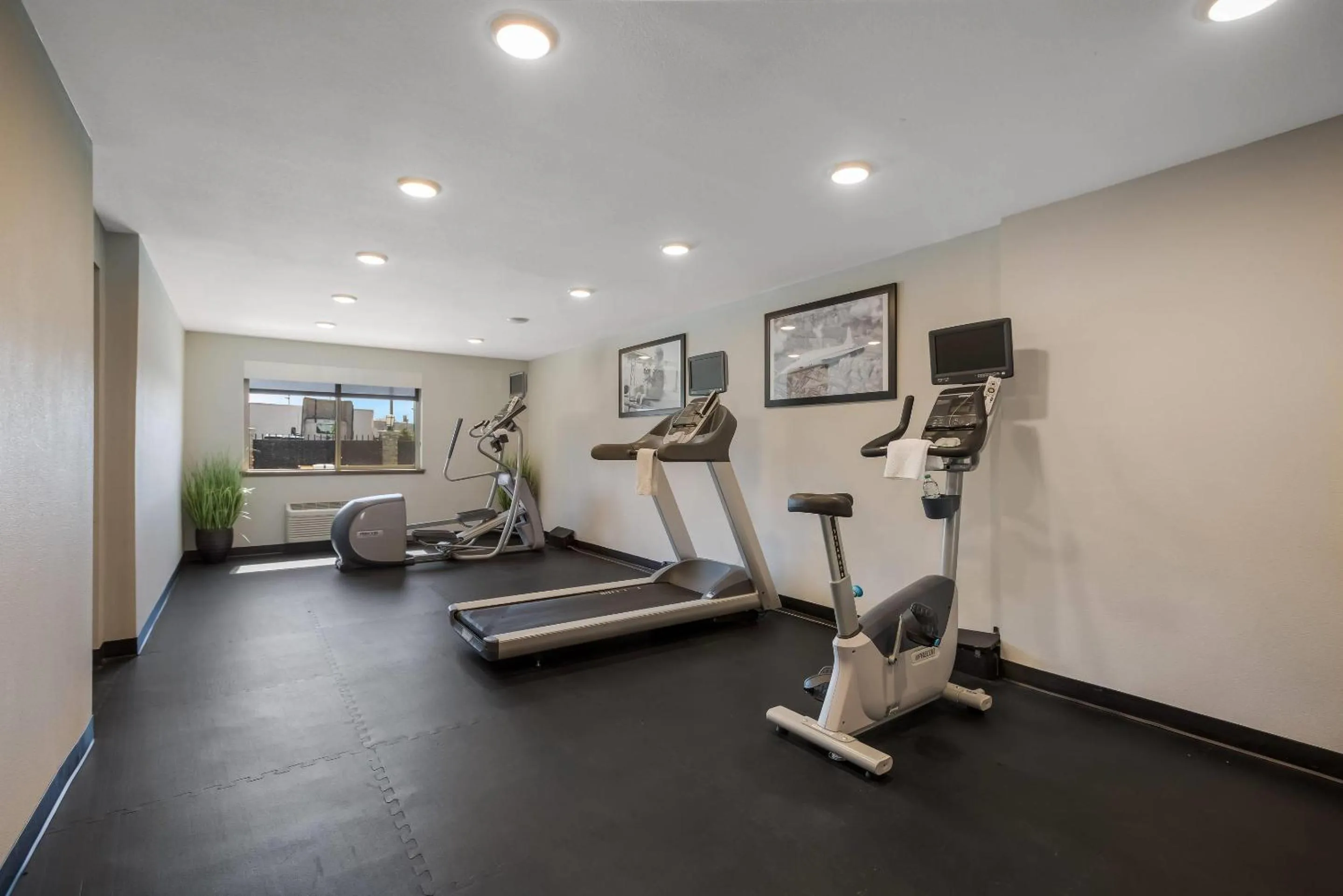 Fitness centre/facilities in Hotel 28 Boise Airport, an Ascend Collection Hotel