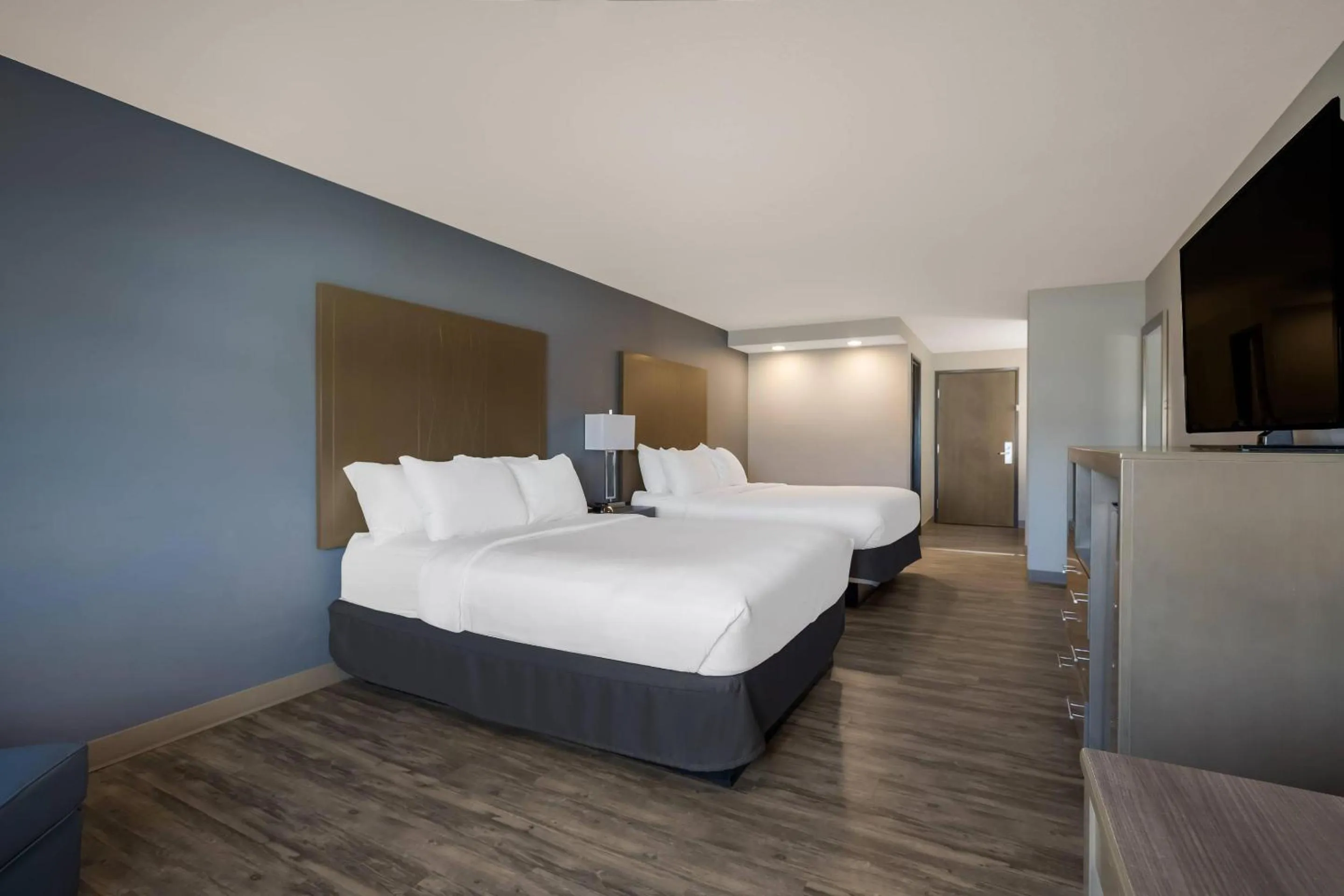 Bedroom, Bed in Hotel 28 Boise Airport, an Ascend Collection Hotel