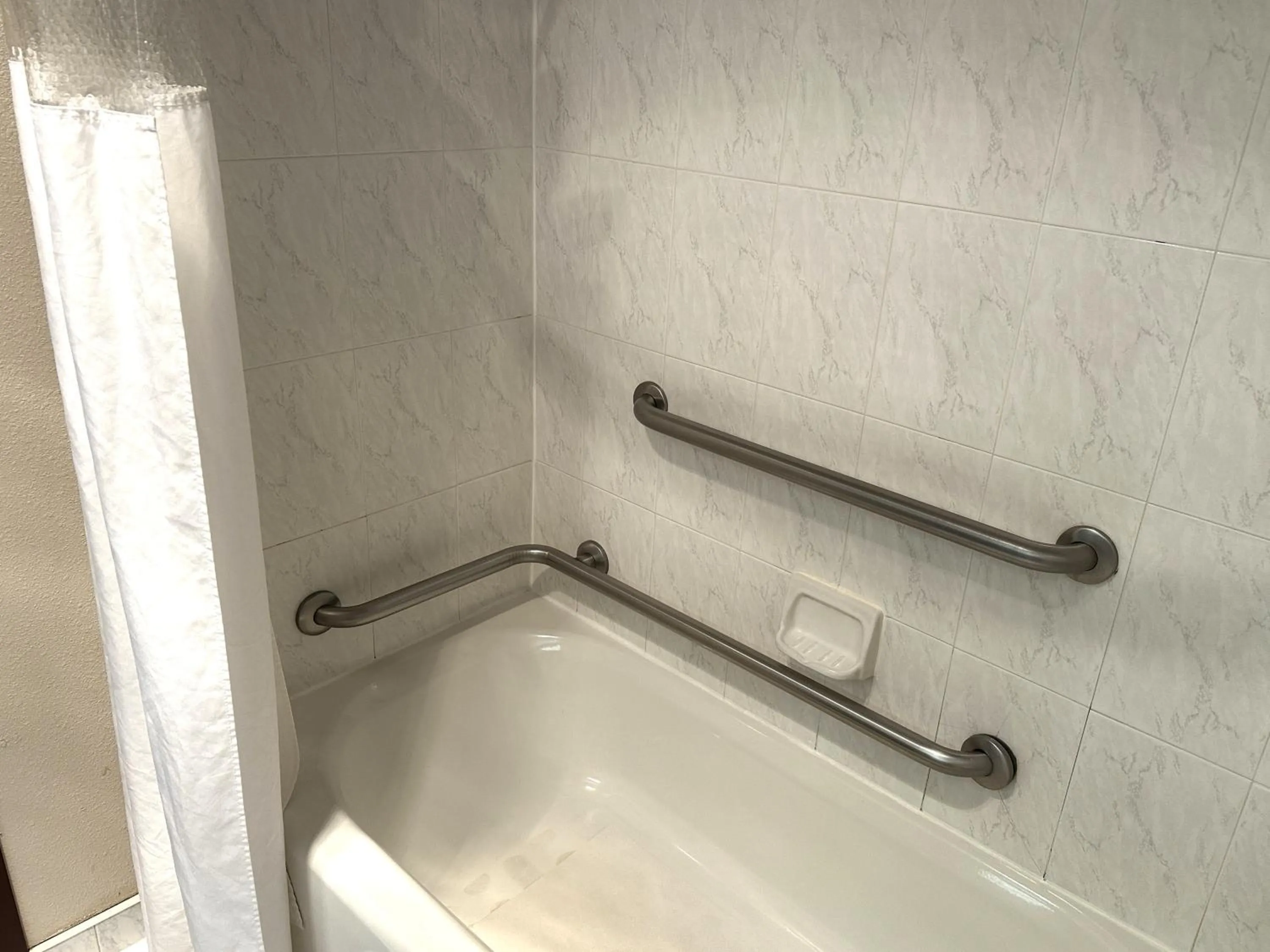 Bath in Sojourn Suites Portland Airport