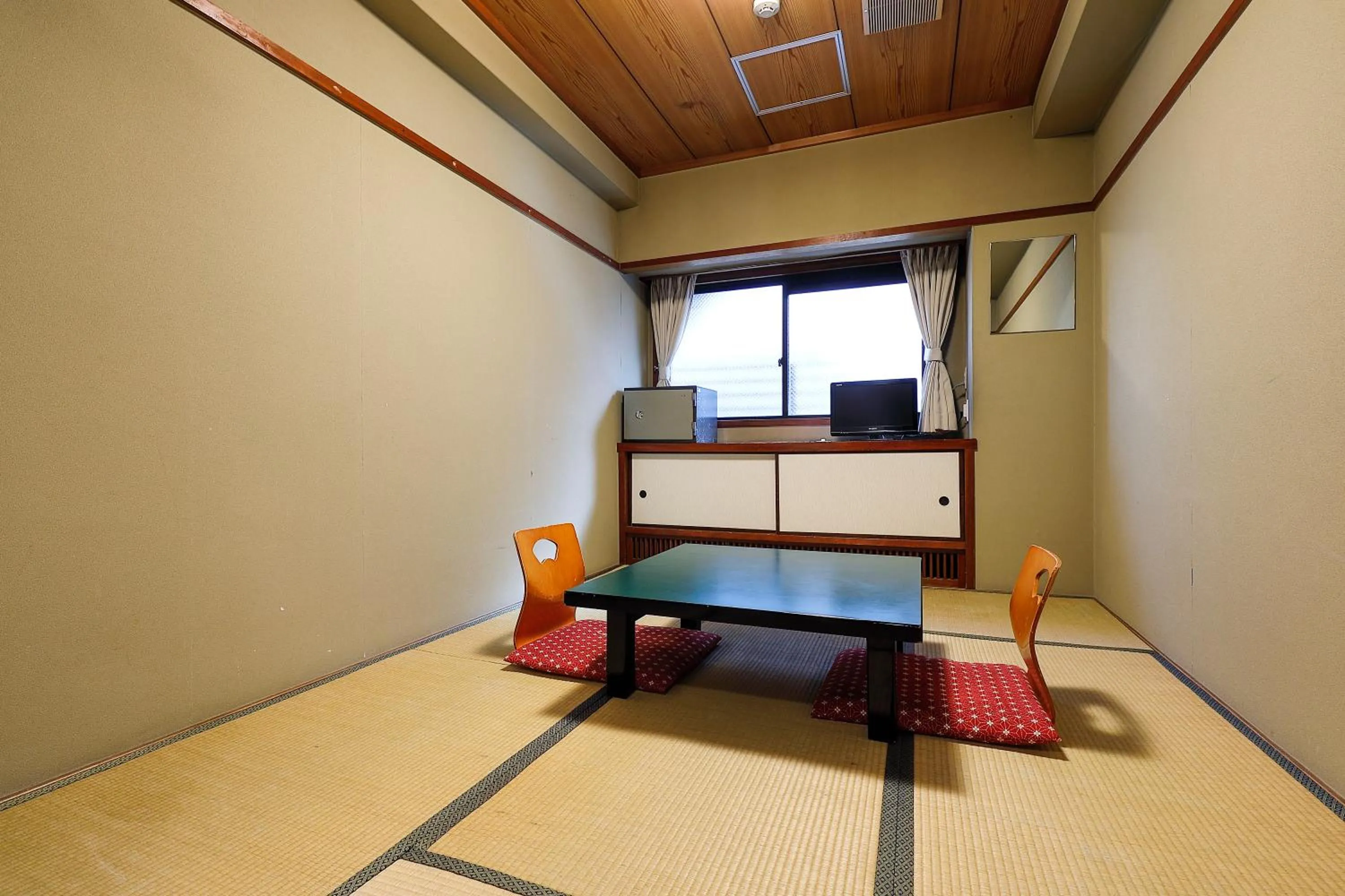 Photo of the whole room in Azumaya Ryokan