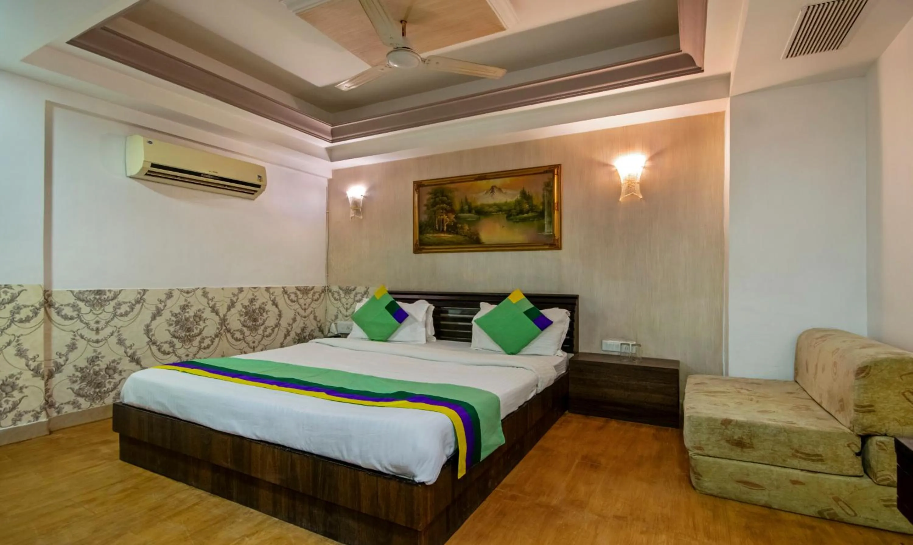 Bed in Itsy Hotels Shree Krishna Palace
