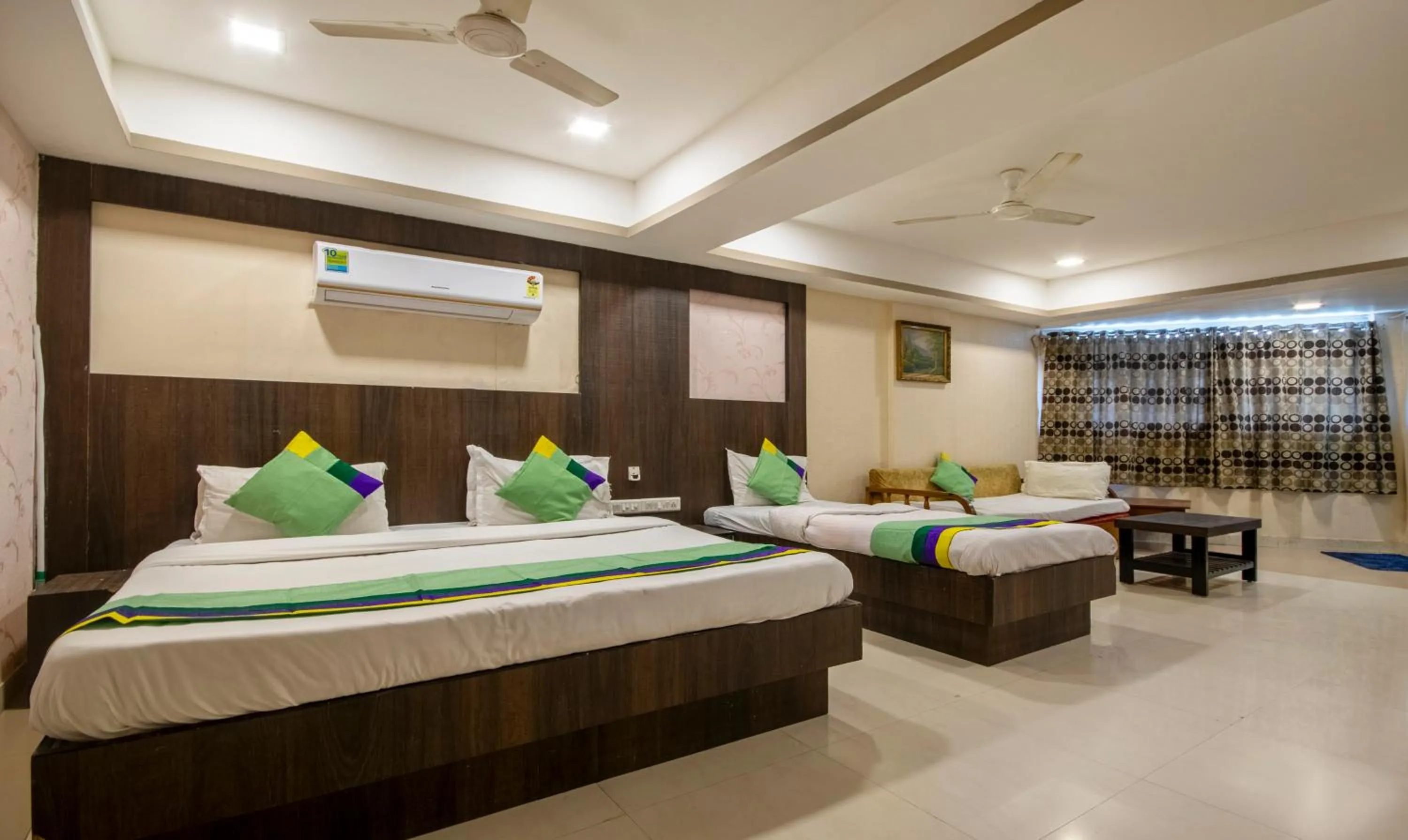 Bed in Itsy Hotels Shree Krishna Palace