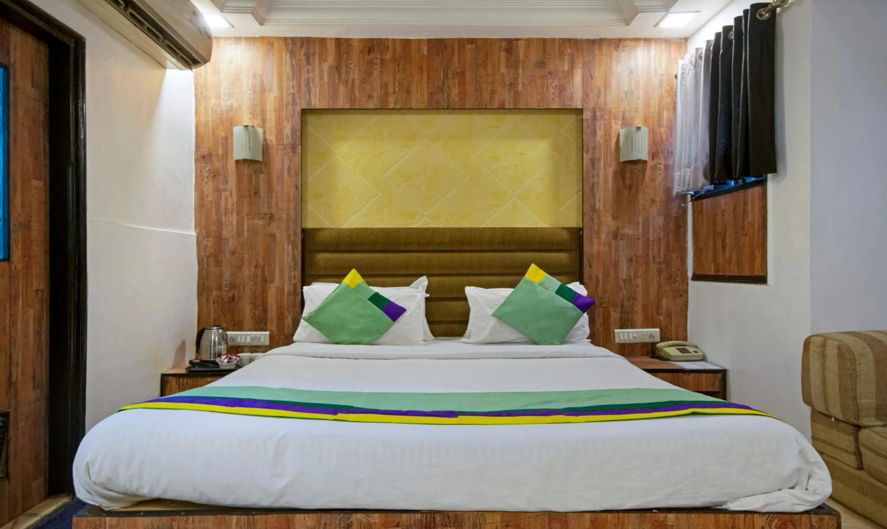 Bed in Itsy Hotels Shree Krishna Palace