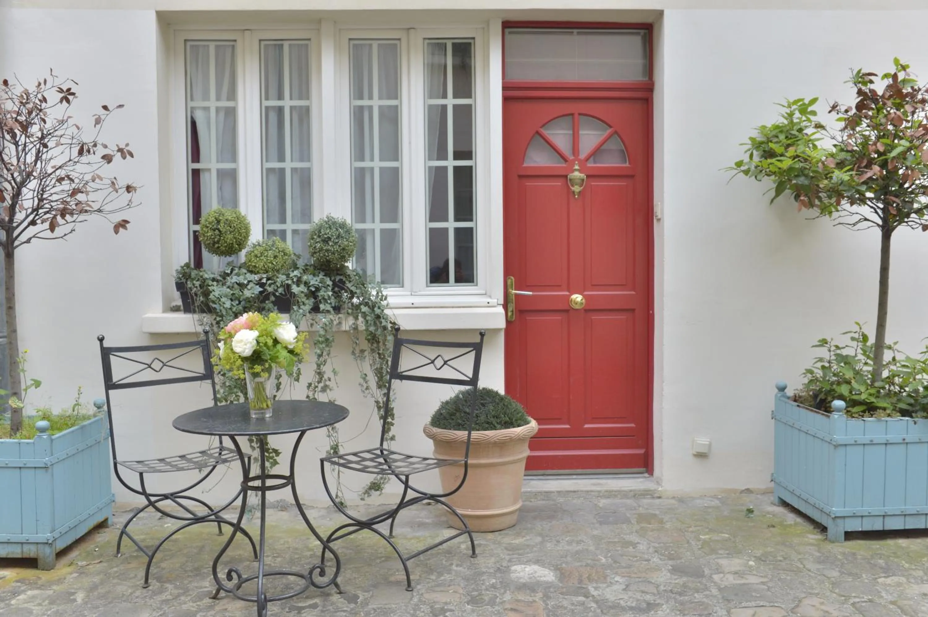 Patio in Unic Renoir Saint Germain