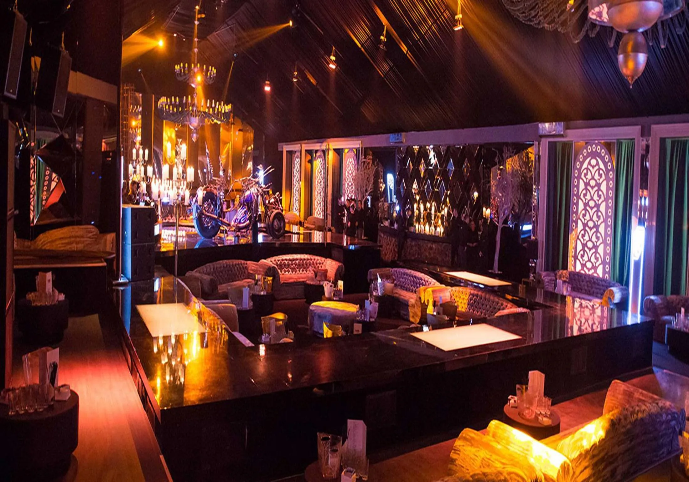 Nightclub / DJ in Summerland Mamaia