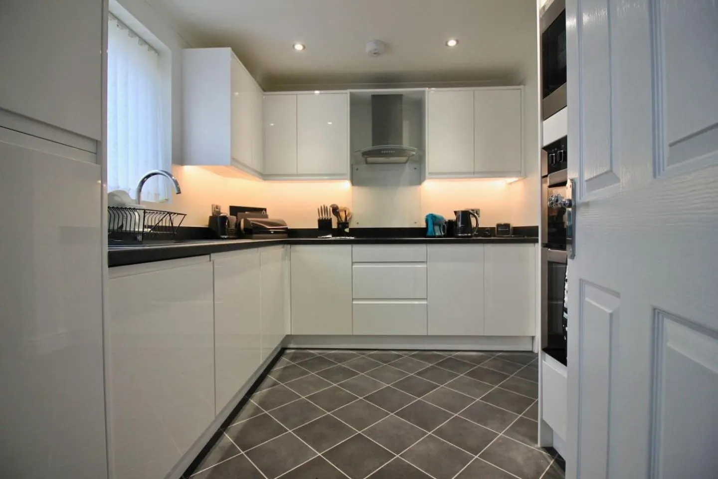 Kitchen or kitchenette in Seascape