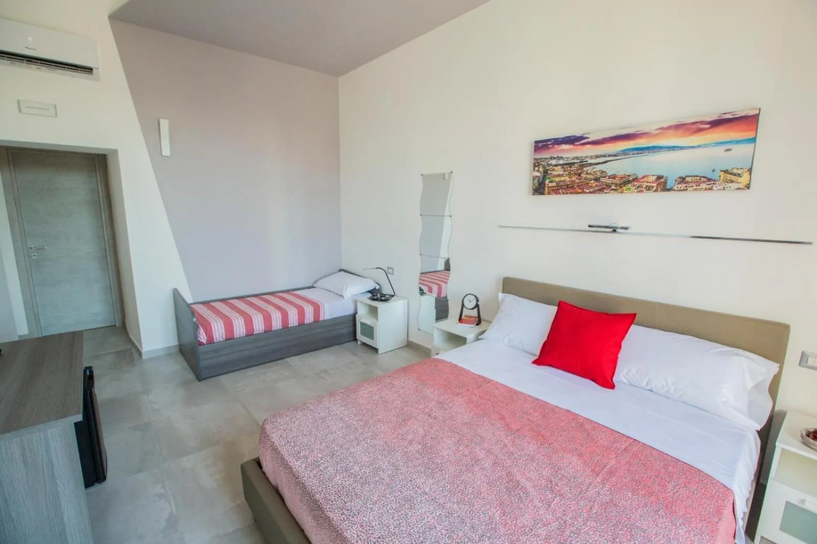 Bedroom, Bed in Bayard101