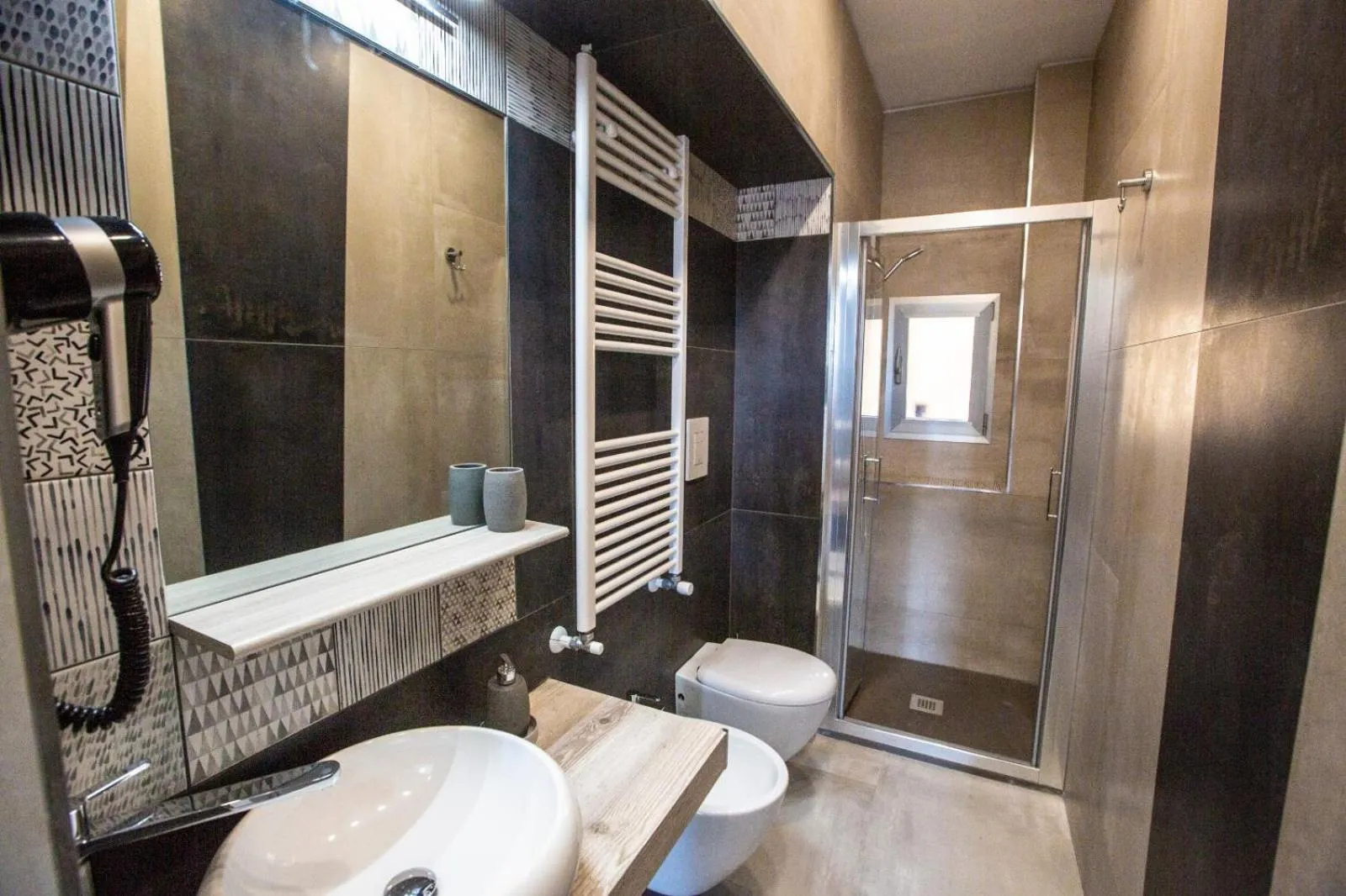 Bathroom in Bayard101