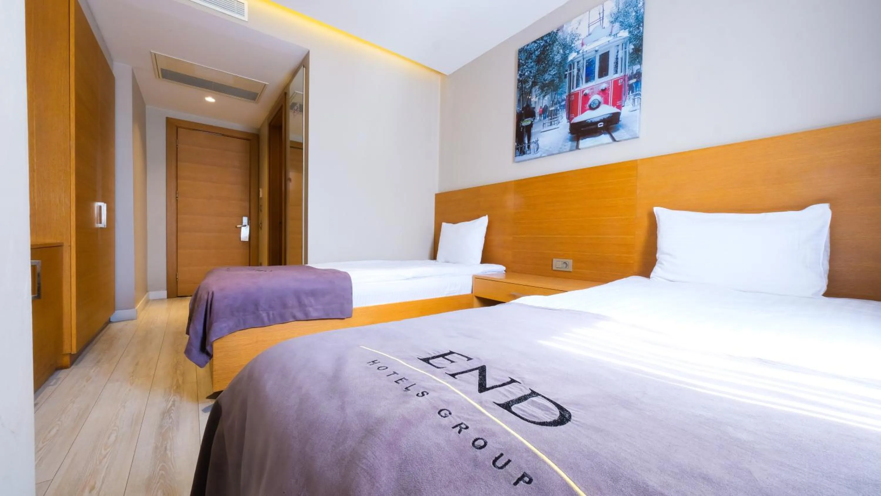 Bed in Endless Suites Taksim