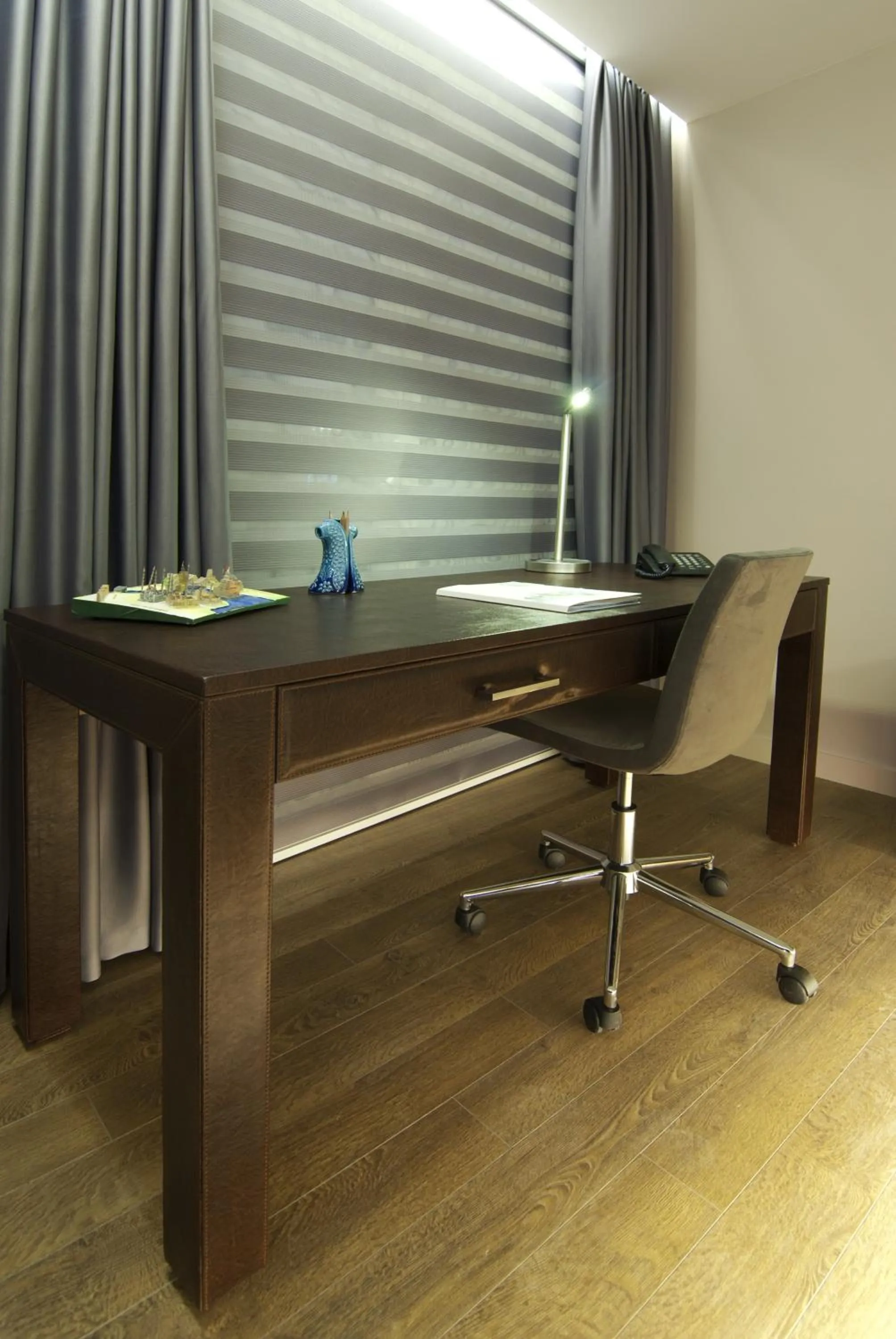 Seating area in Endless Suites Taksim