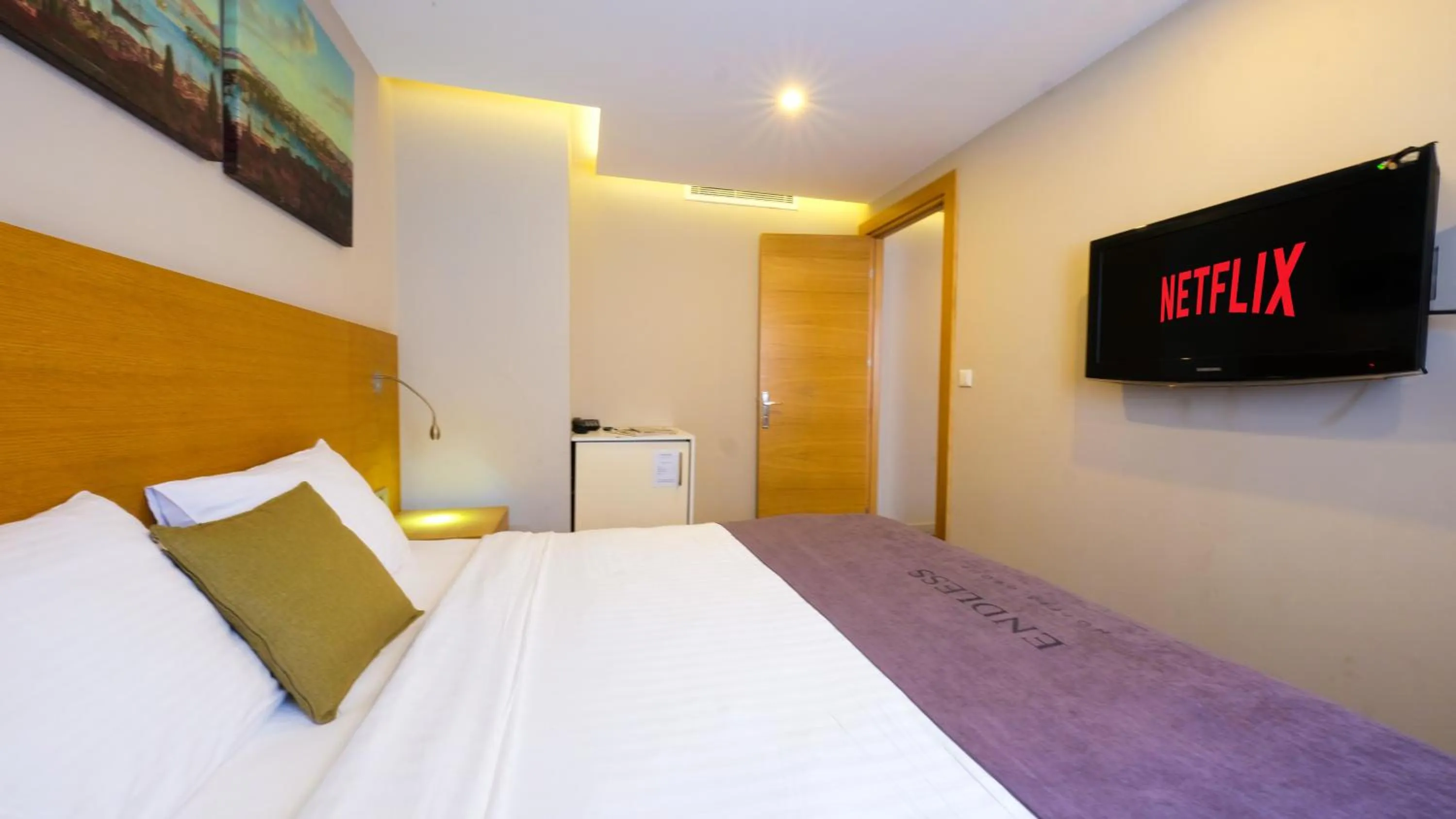 Bed in Endless Suites Taksim