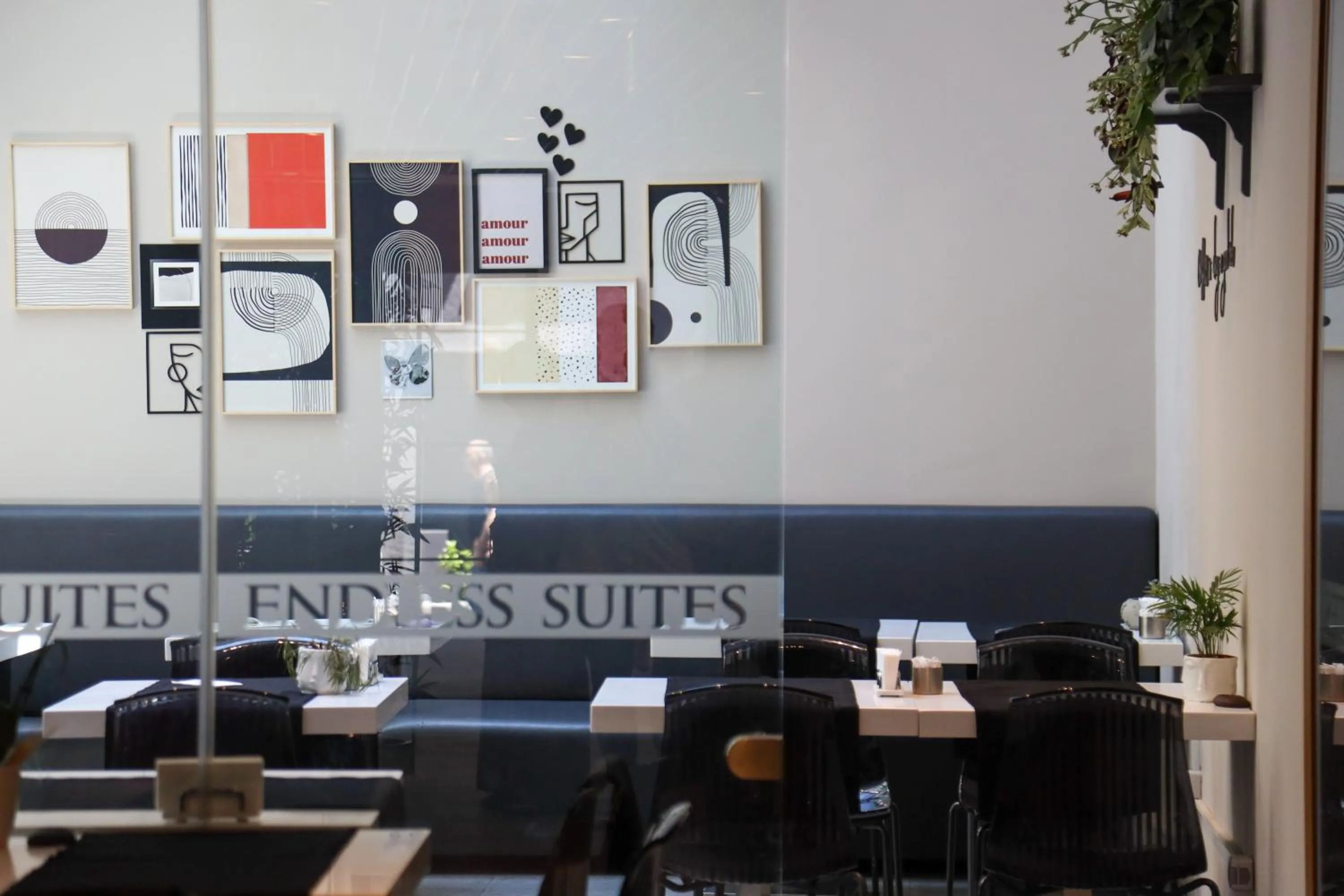 Restaurant/places to eat in Endless Suites Taksim