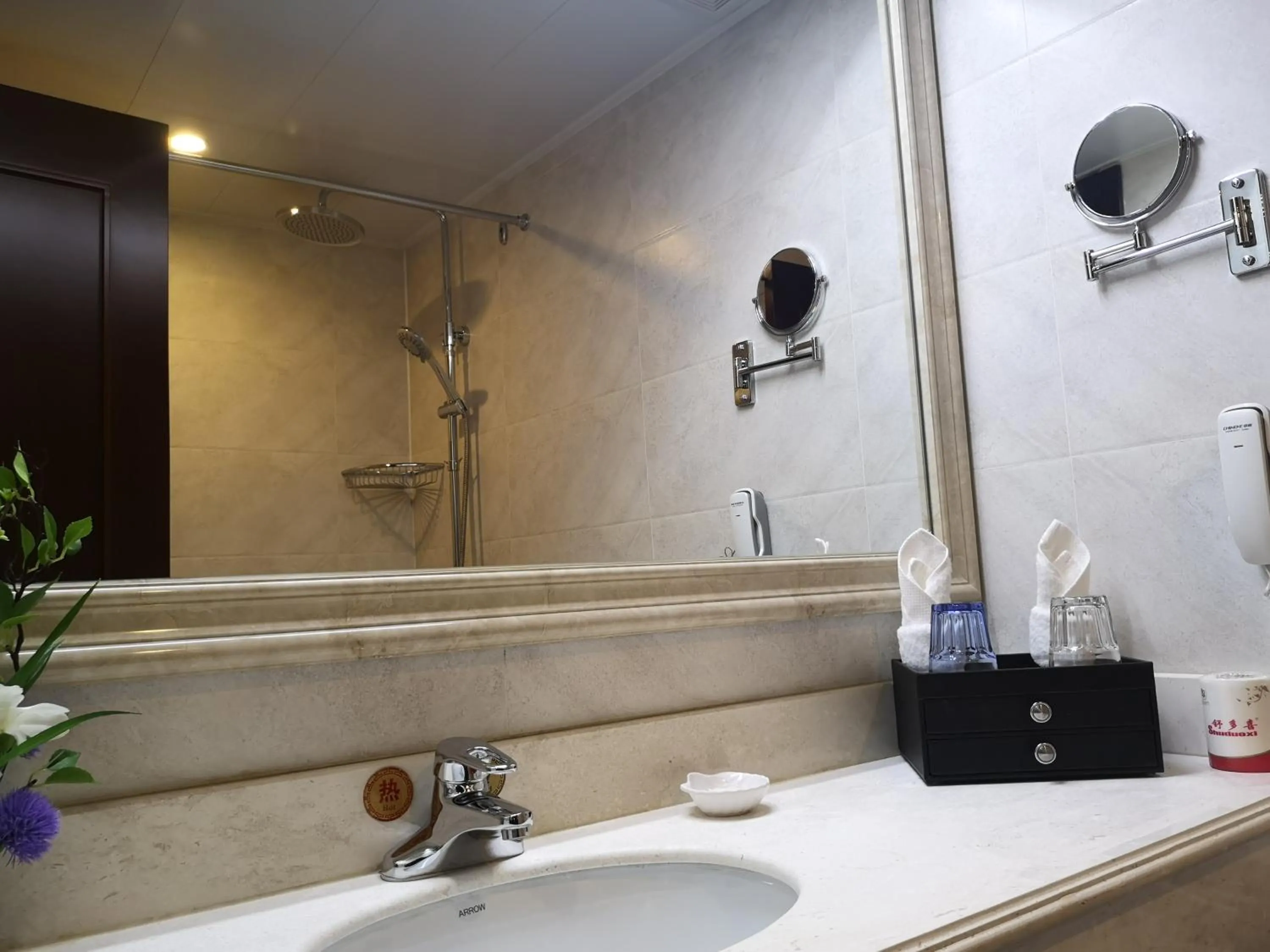 Shower in Beijing Commercial Business Hotel