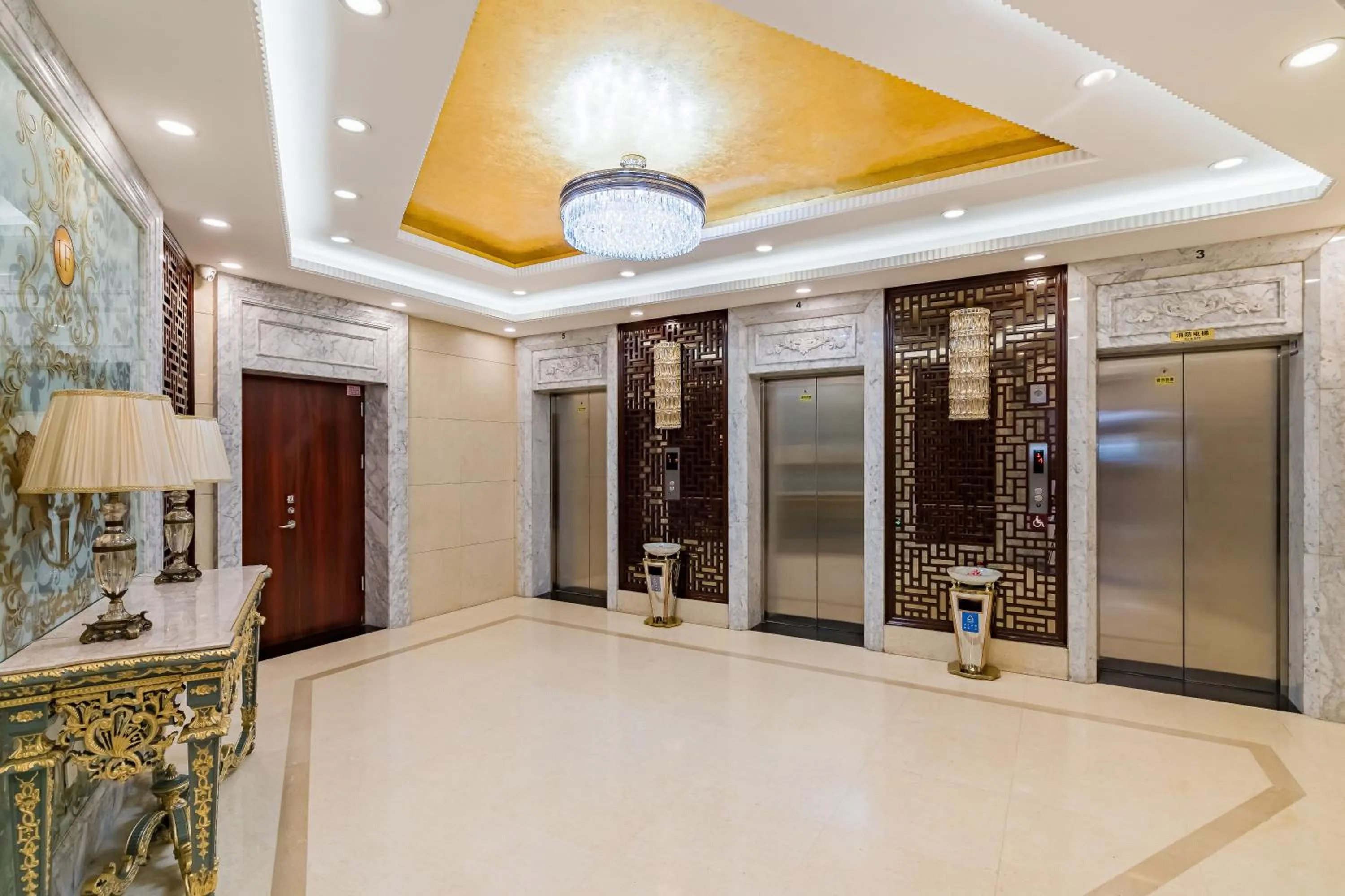 elevator in Beijing Commercial Business Hotel