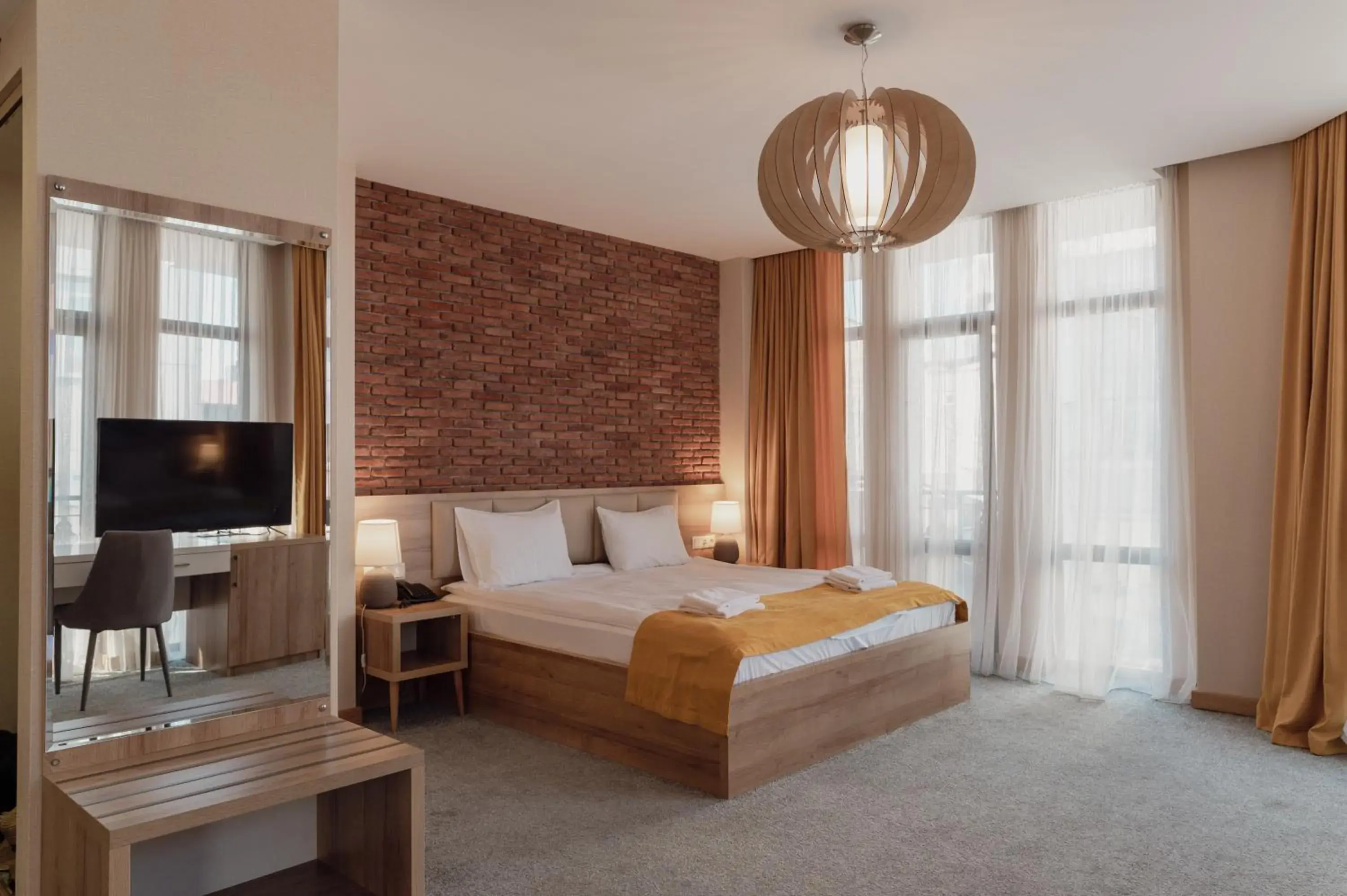 Suite with City View - single occupancy in Hotel London Suite with City View - single occupancy in Hotel London