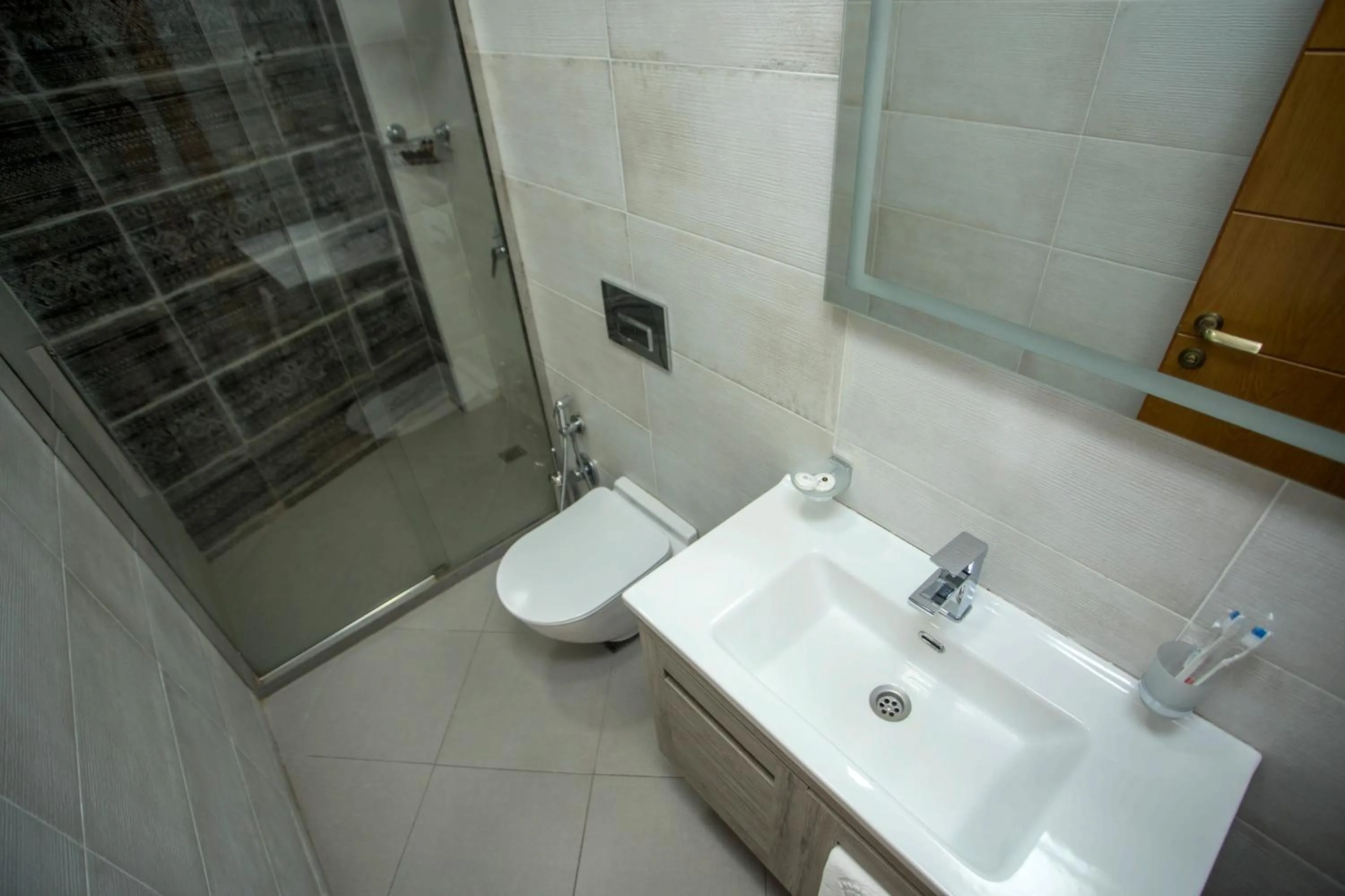 Shower in Hotel London