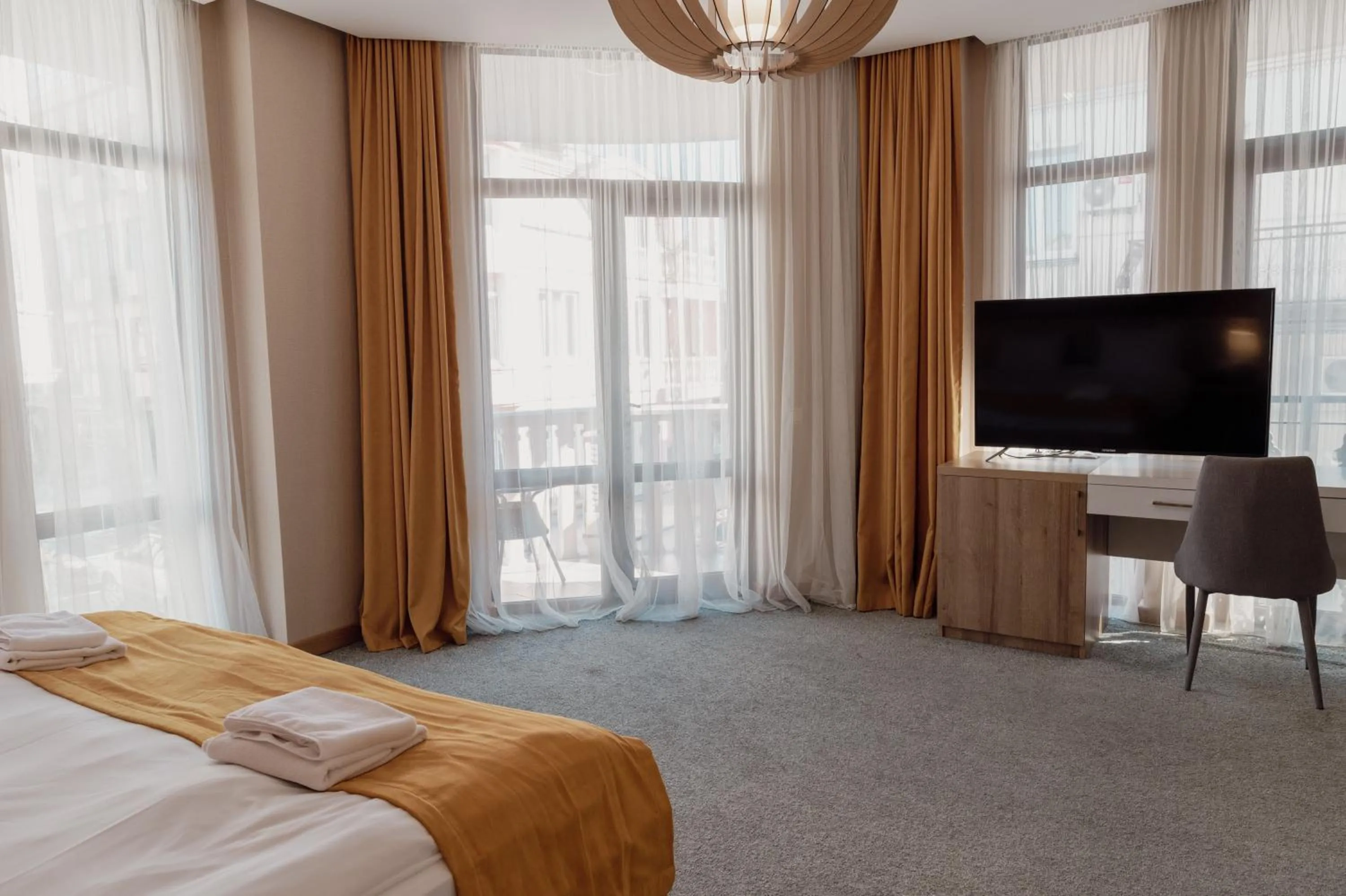 TV and multimedia, Bed in Hotel London