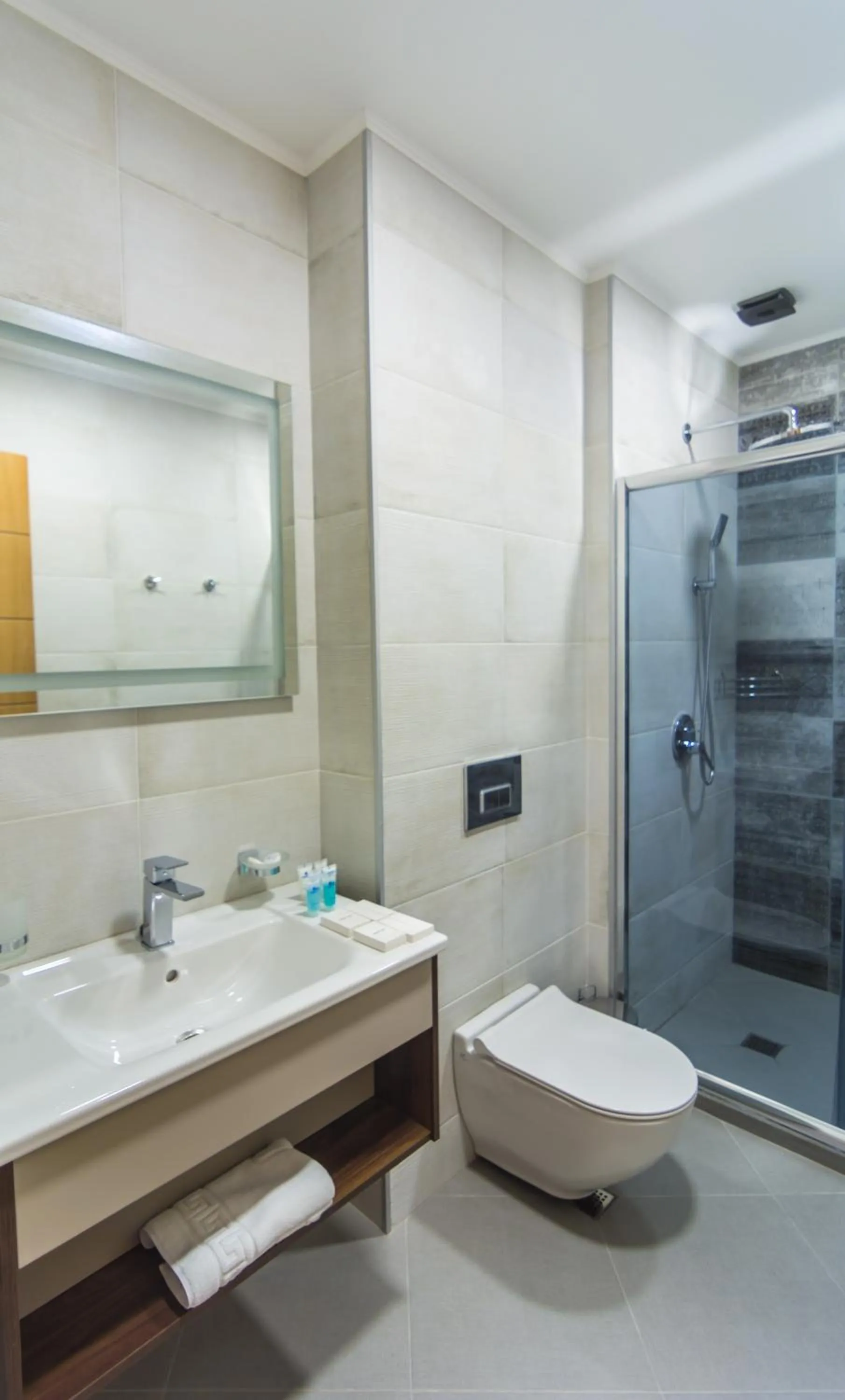 Bathroom in Hotel London