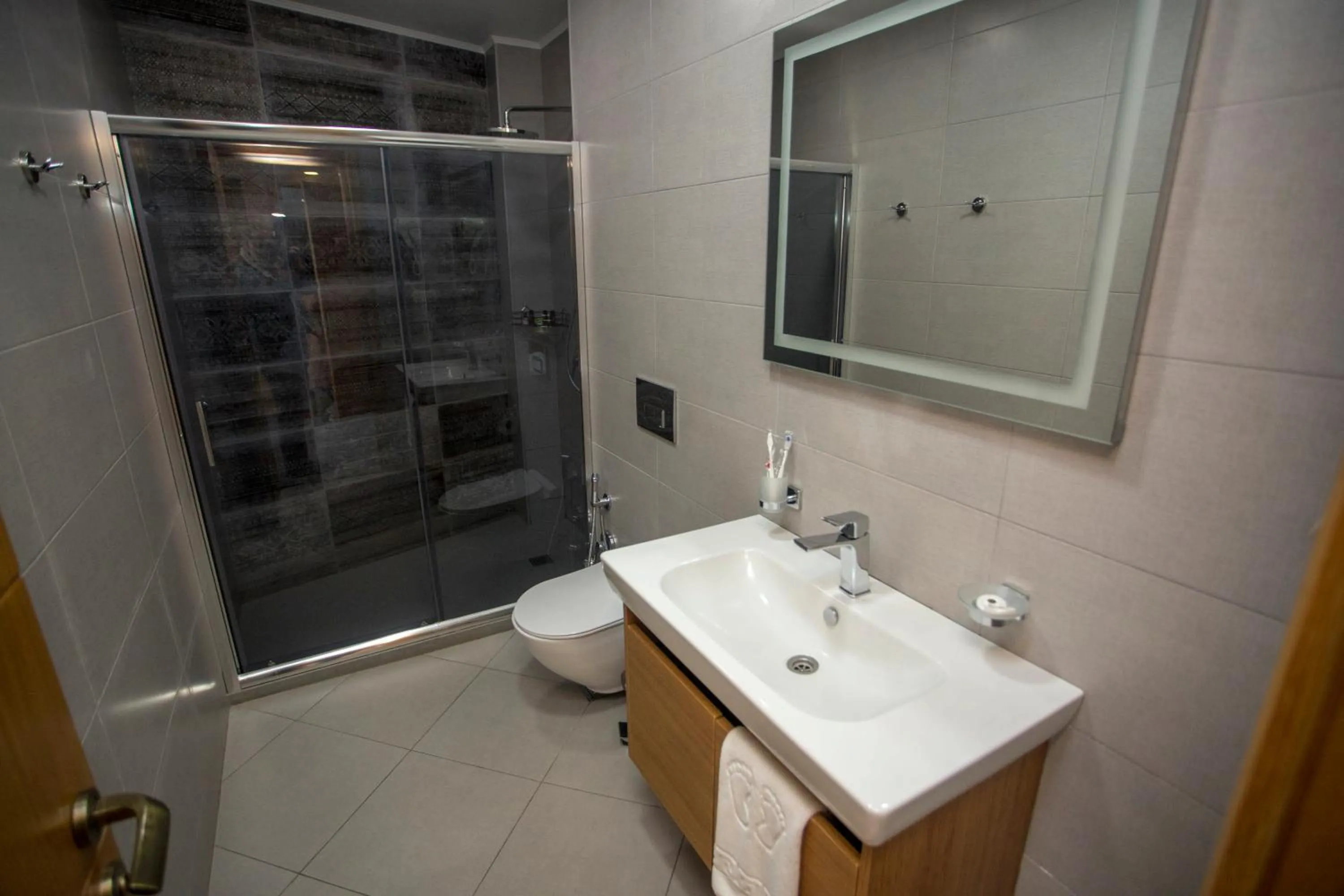 Shower in Hotel London