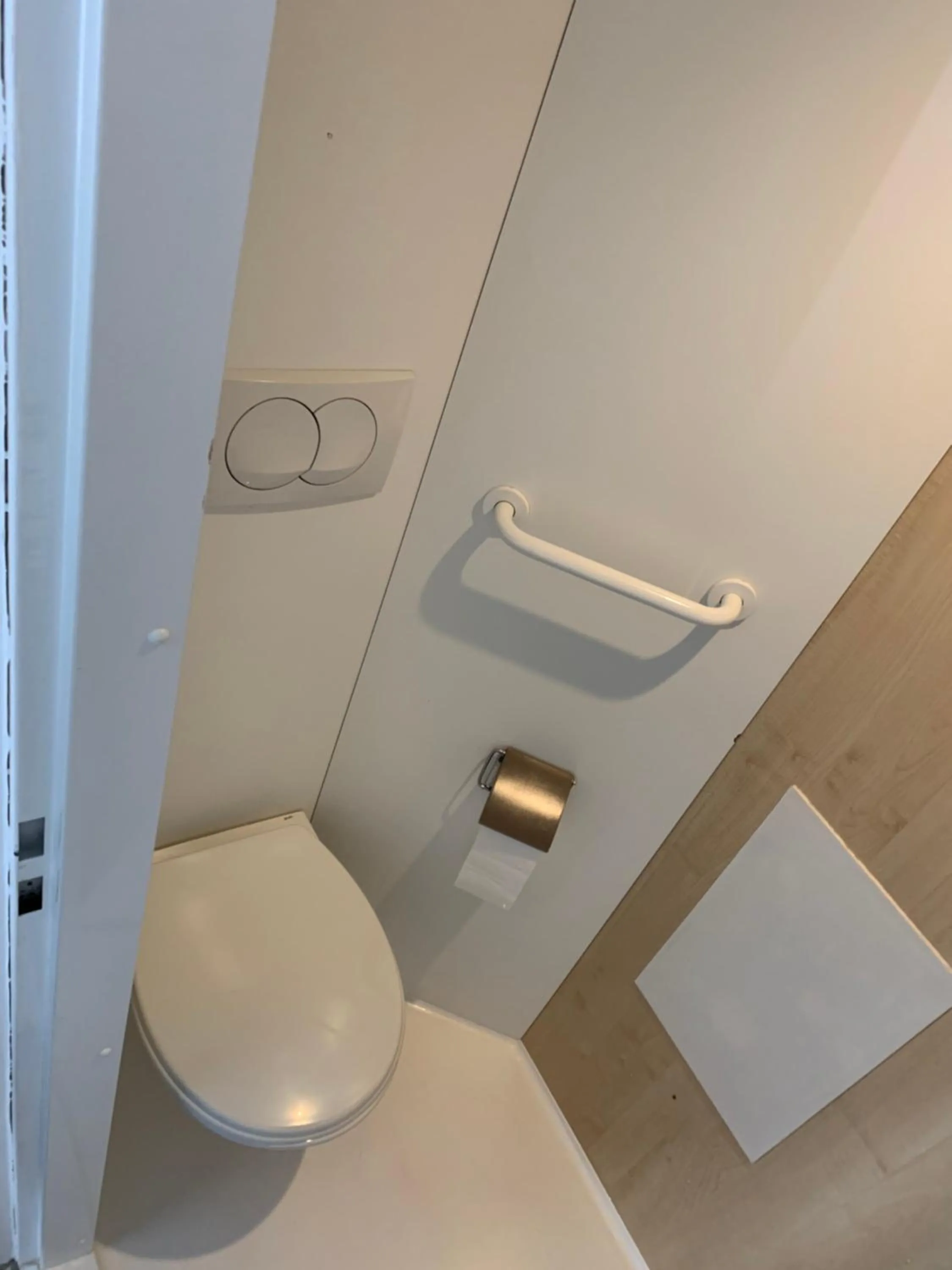 Bathroom in Hôtel Eco Blois -Sud- Vineuil