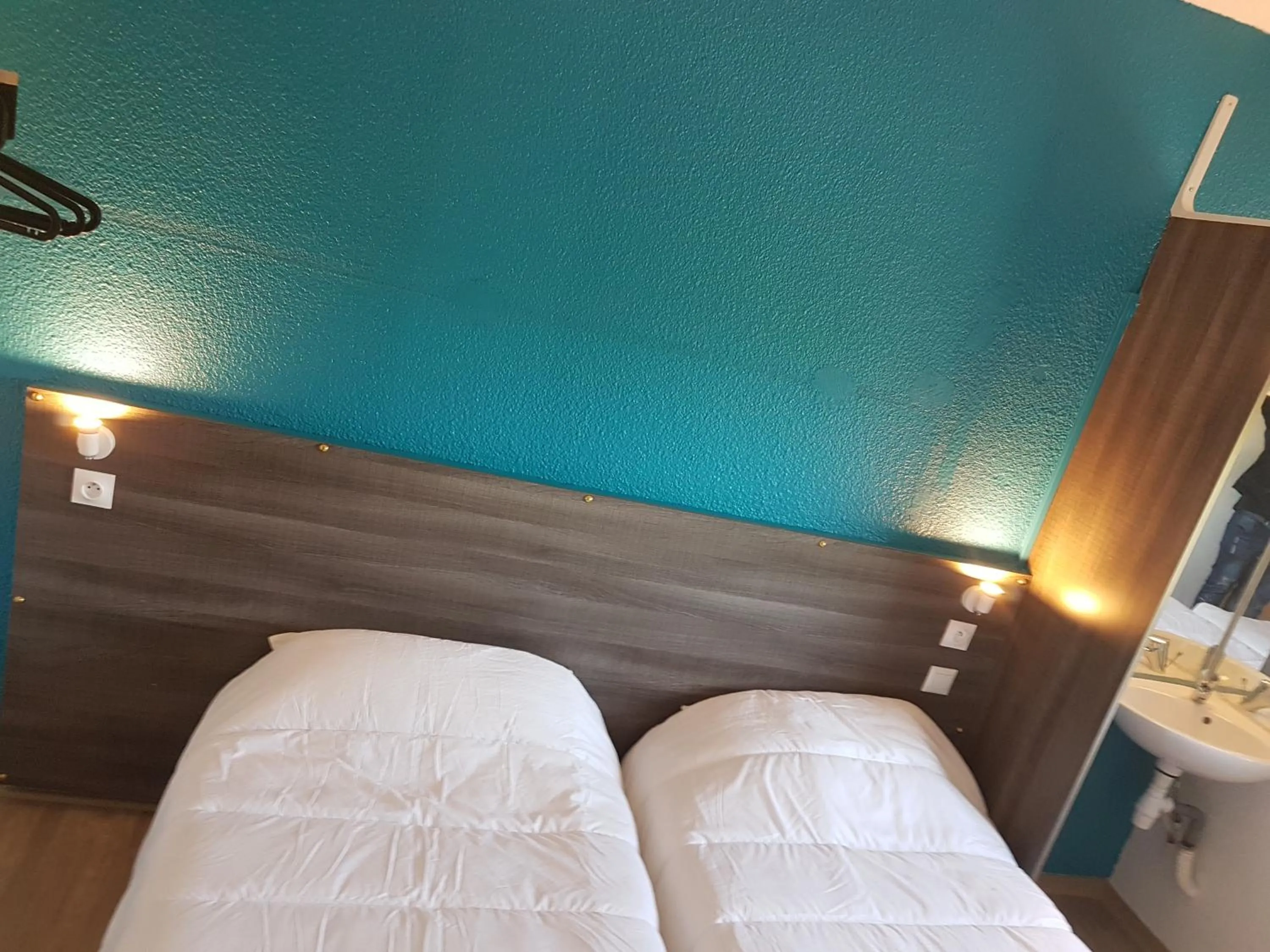 Photo of the whole room, Bed in Hôtel Eco Blois -Sud- Vineuil