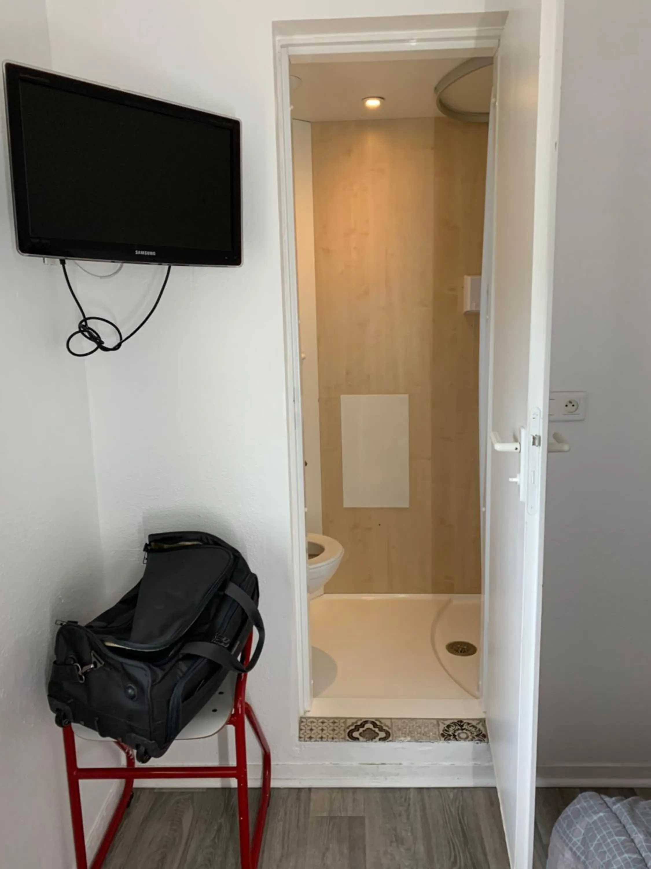 Bathroom in Hôtel Eco Blois -Sud- Vineuil