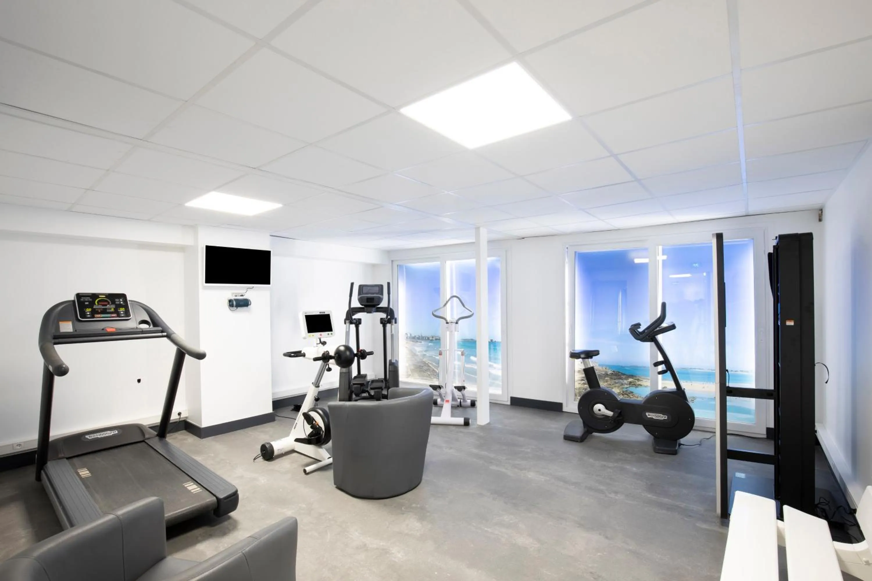 Fitness centre/facilities in Hotel Kyriad Saint Malo Centre Plage