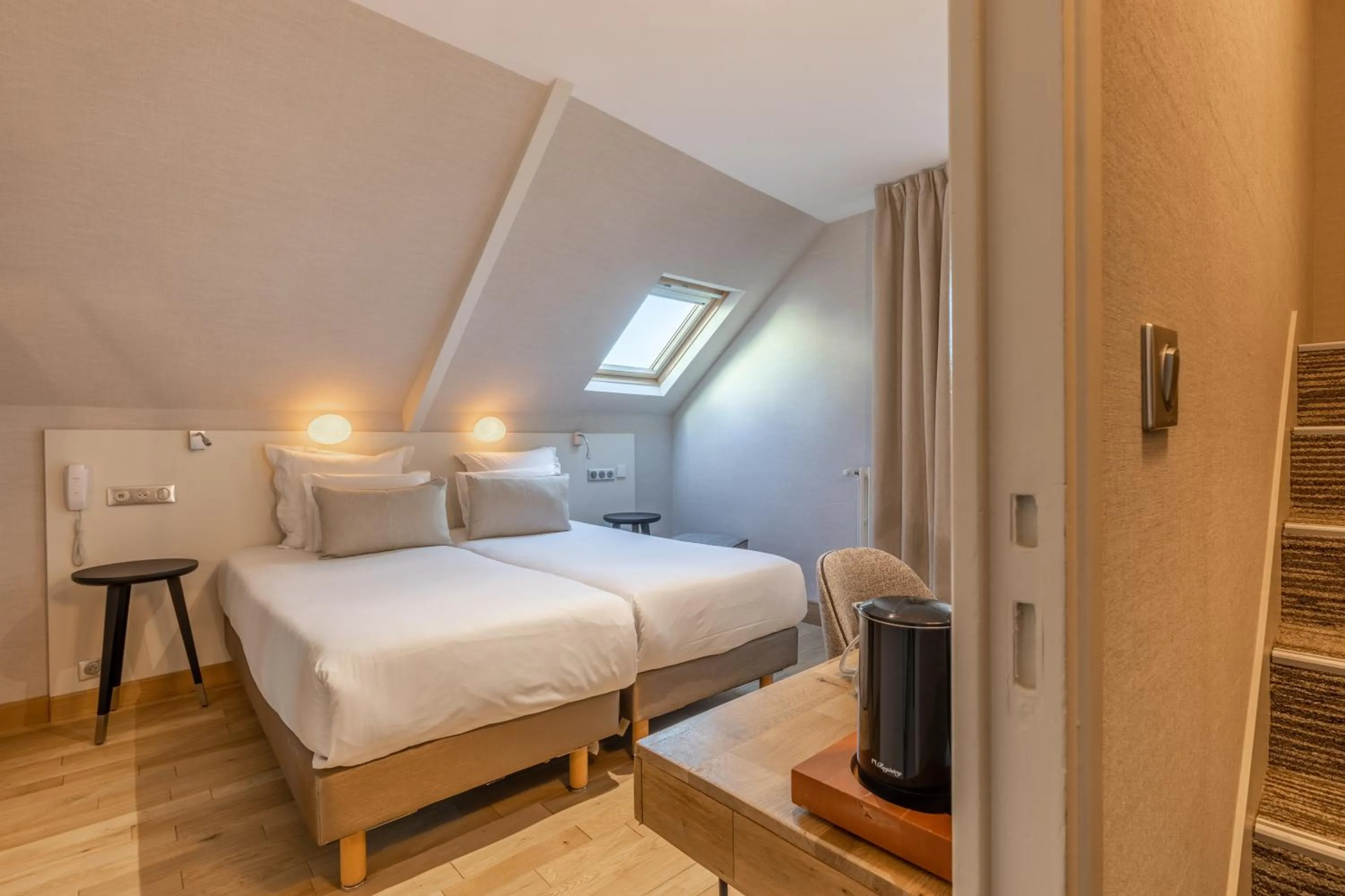 Bed in Hotel Kyriad Saint Malo Centre Plage