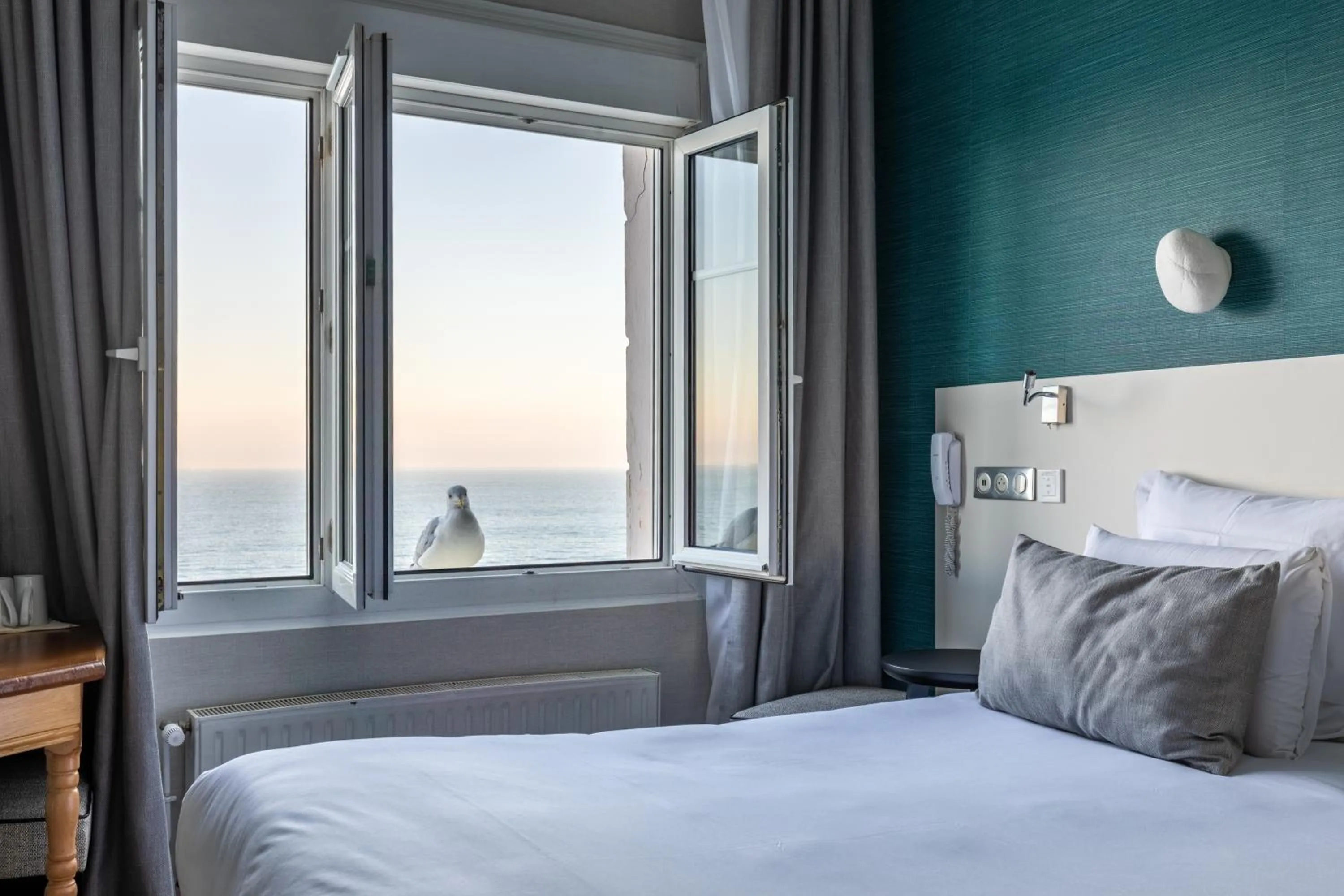 View (from property/room), Bed in Hotel Kyriad Saint Malo Centre Plage