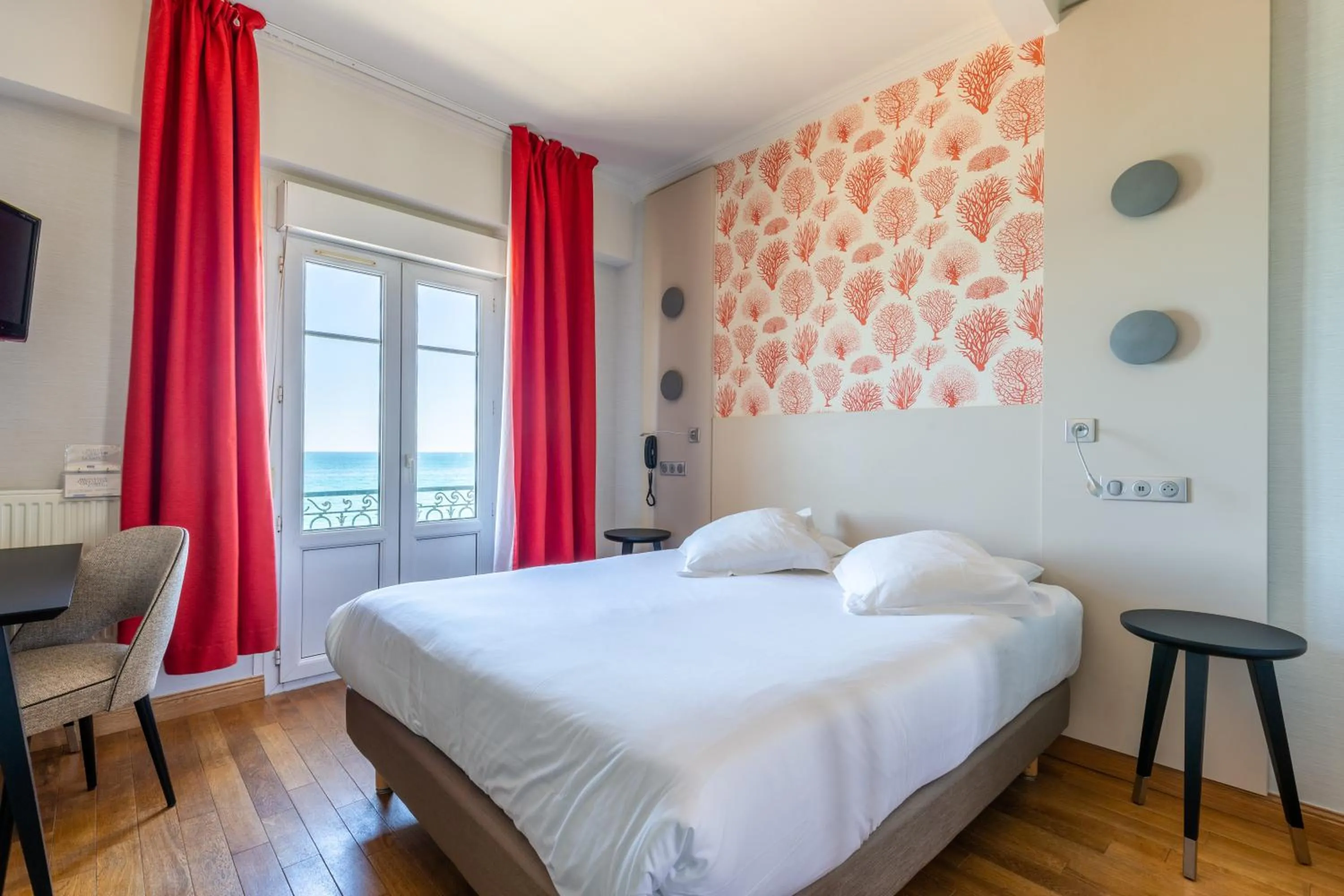 Bed in Hotel Kyriad Saint Malo Centre Plage