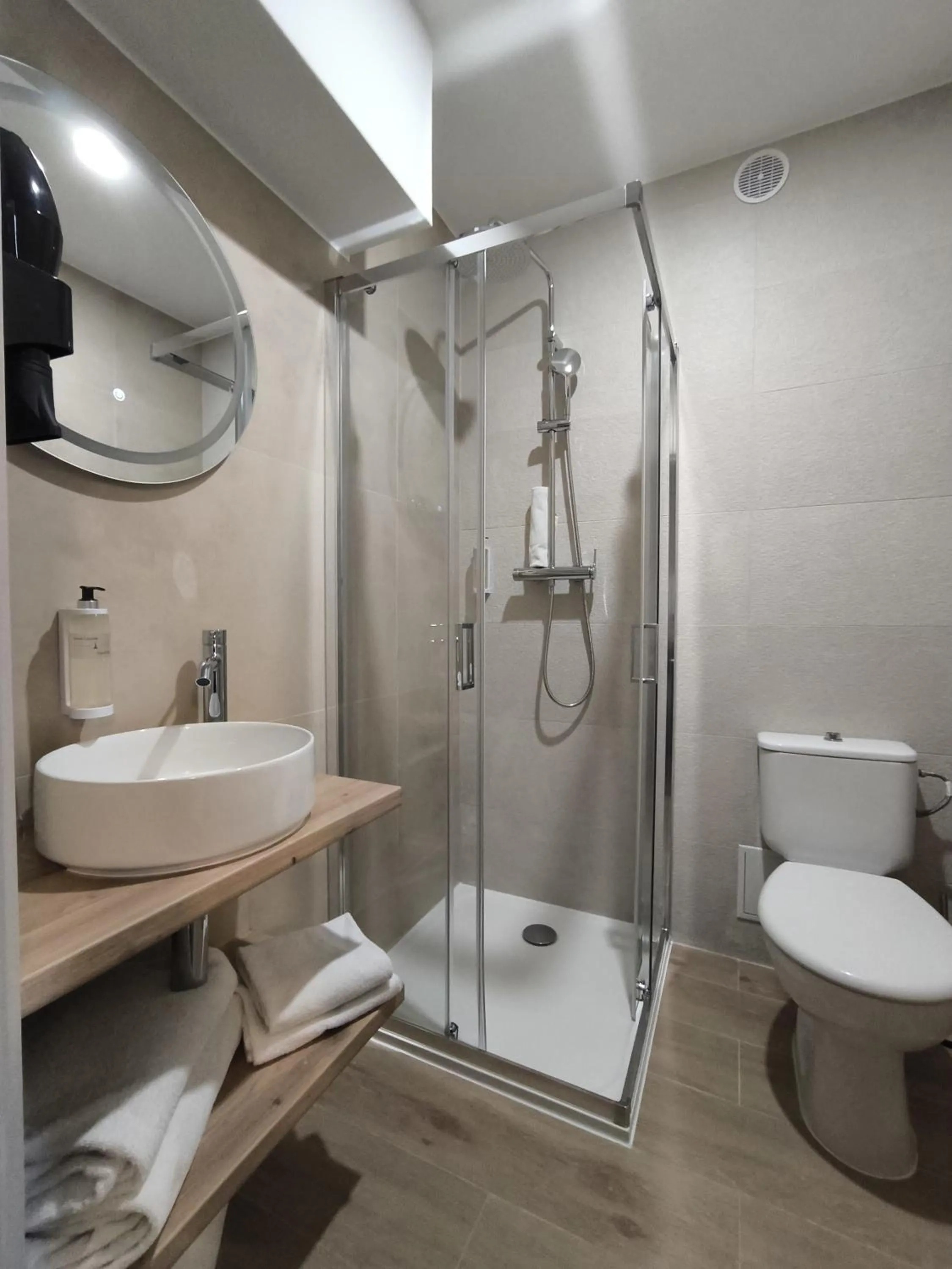 Bathroom in Hotel Du Midi