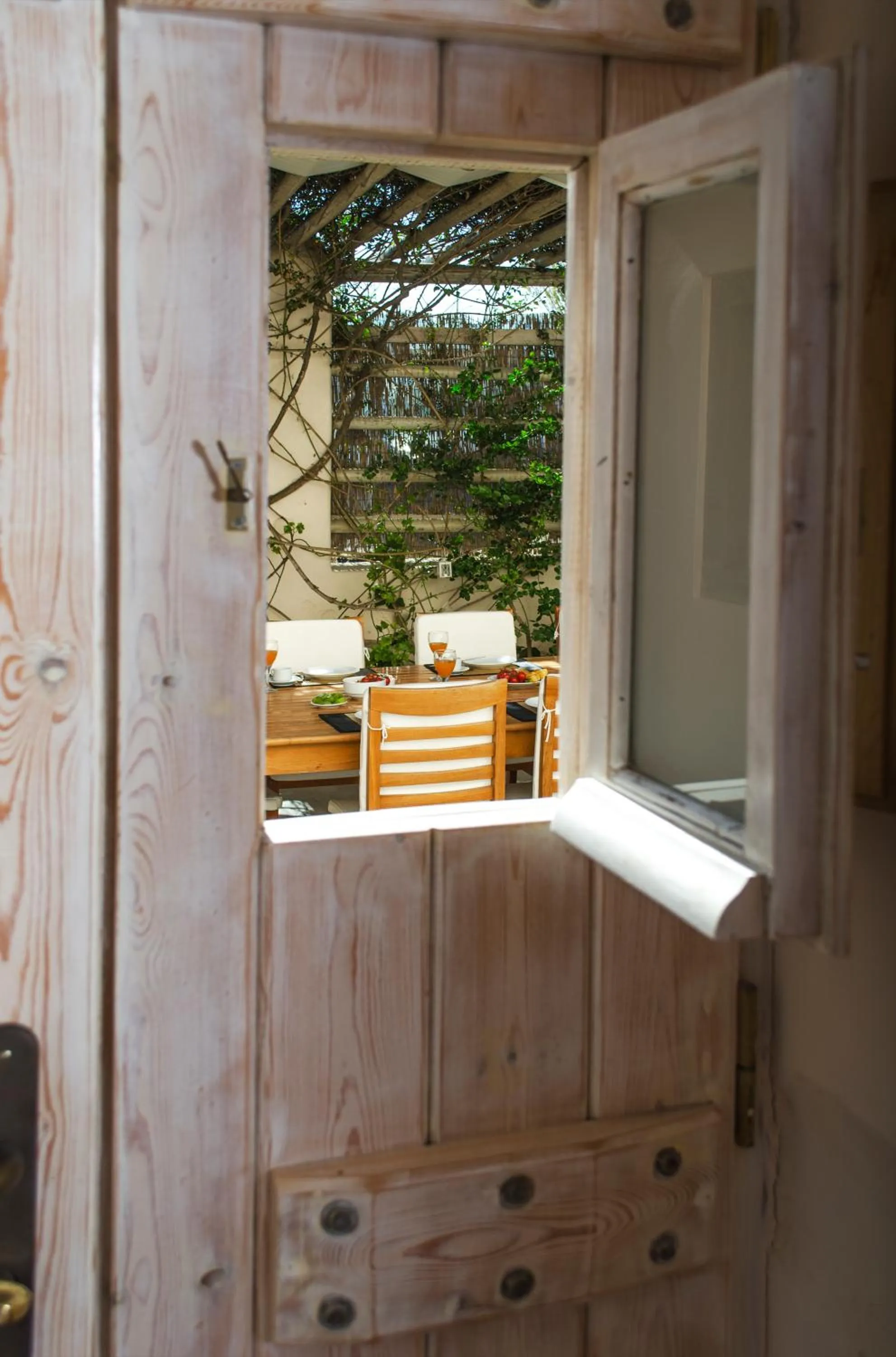 Facade/entrance in Villa Kisiris