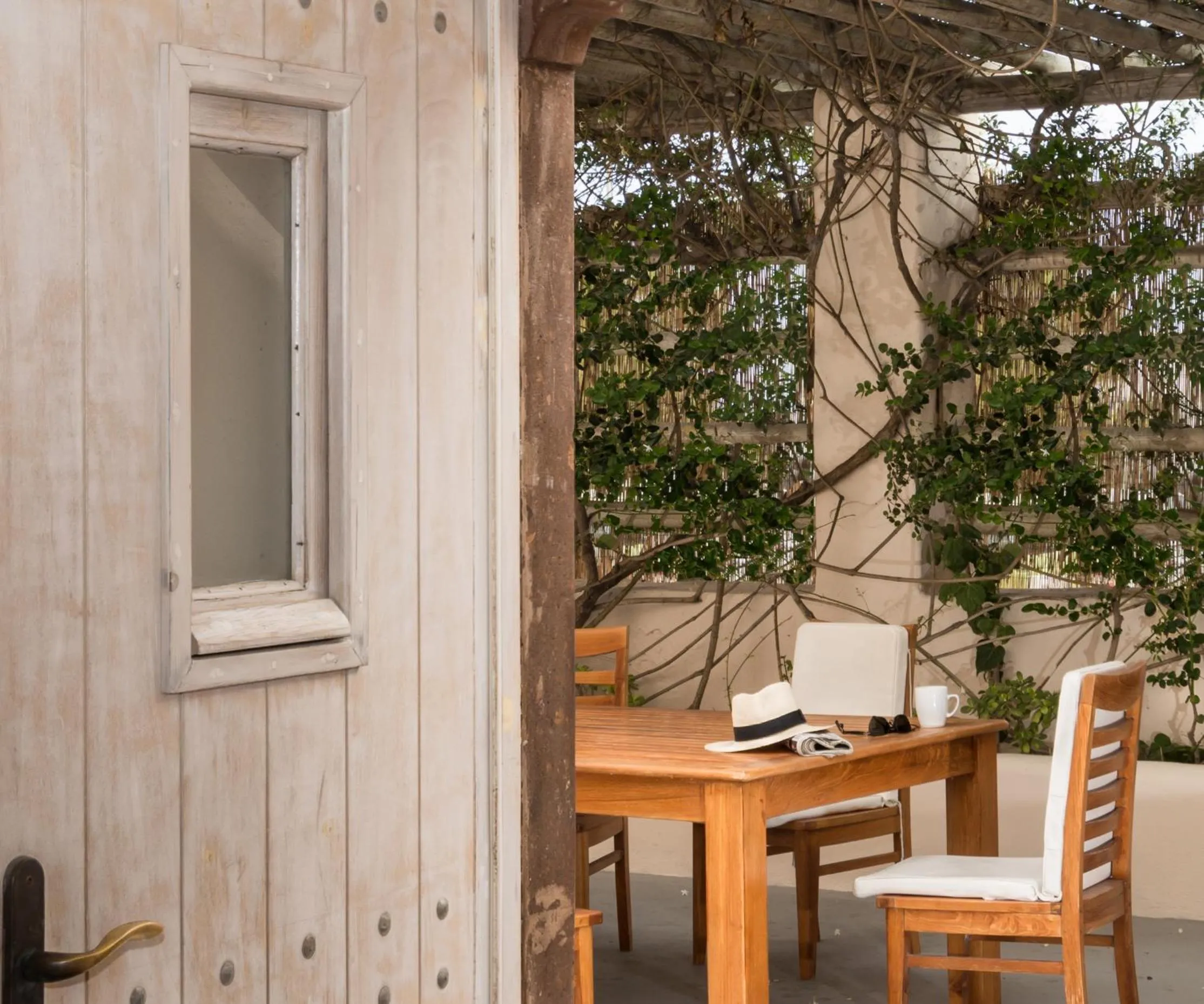 Facade/entrance in Villa Kisiris